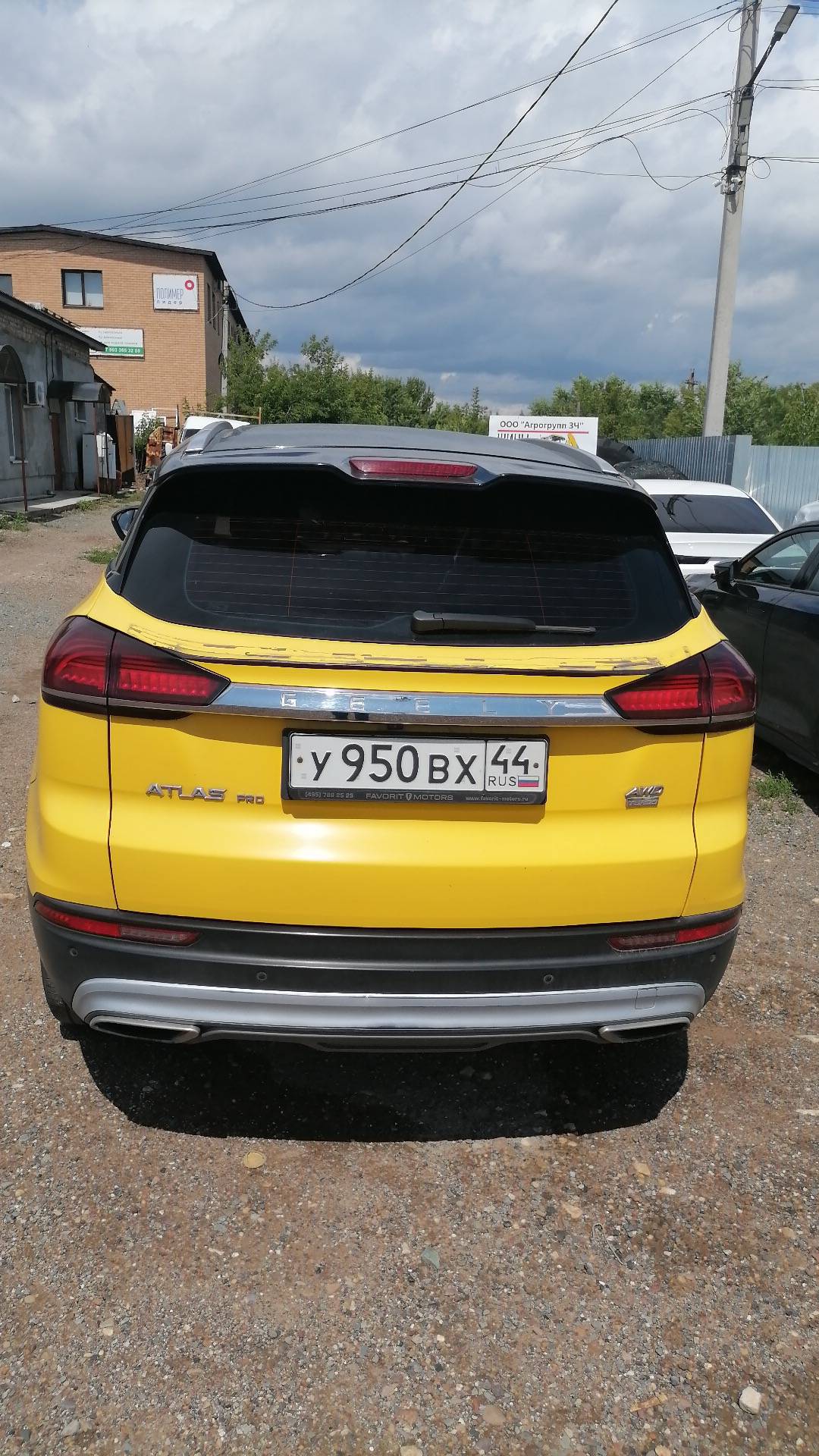 Geely Atlas Pro,  200 000 км, 2022 года в лизинг
