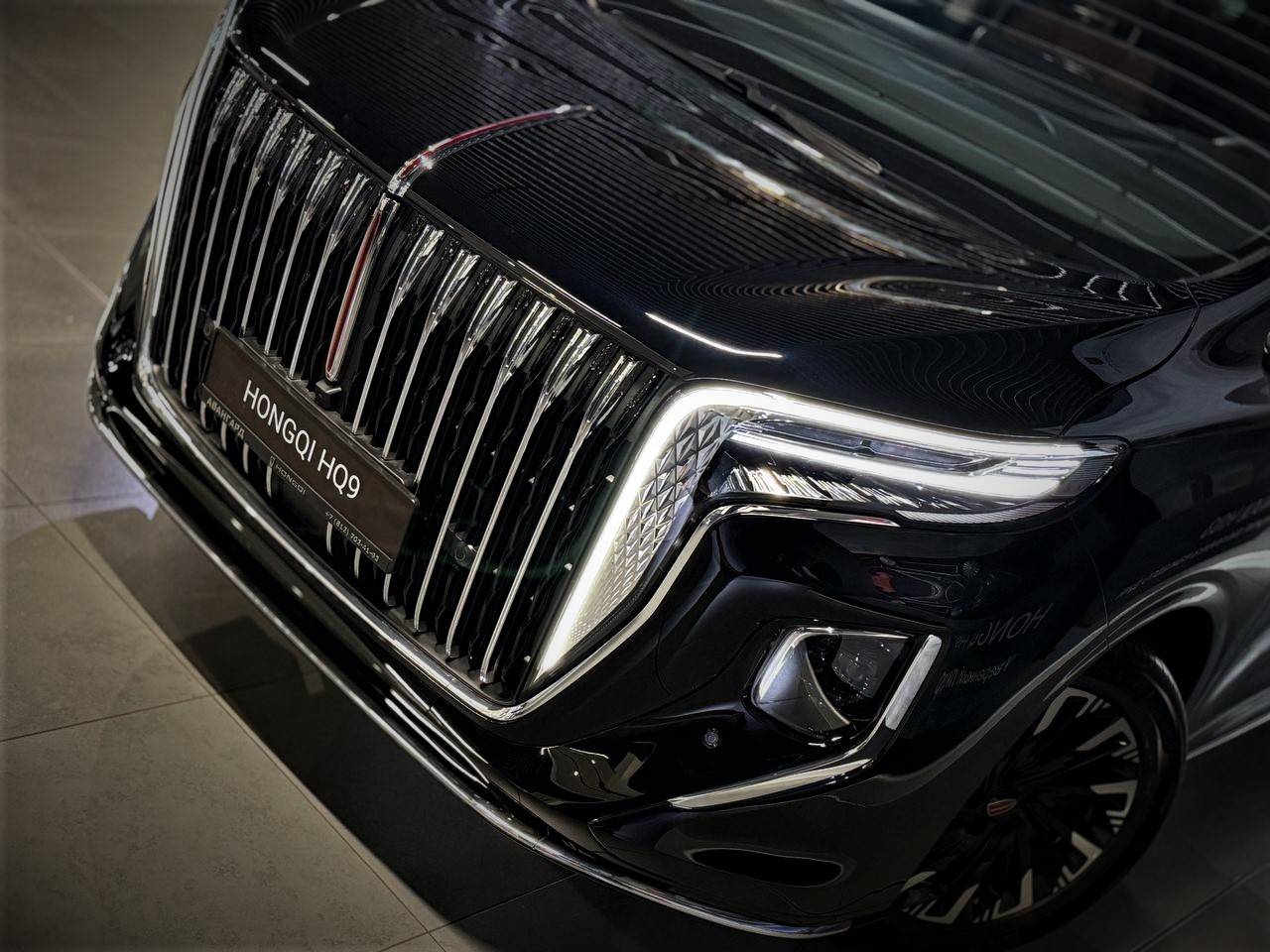 Hongqi HQ9 2.0T Deluxe