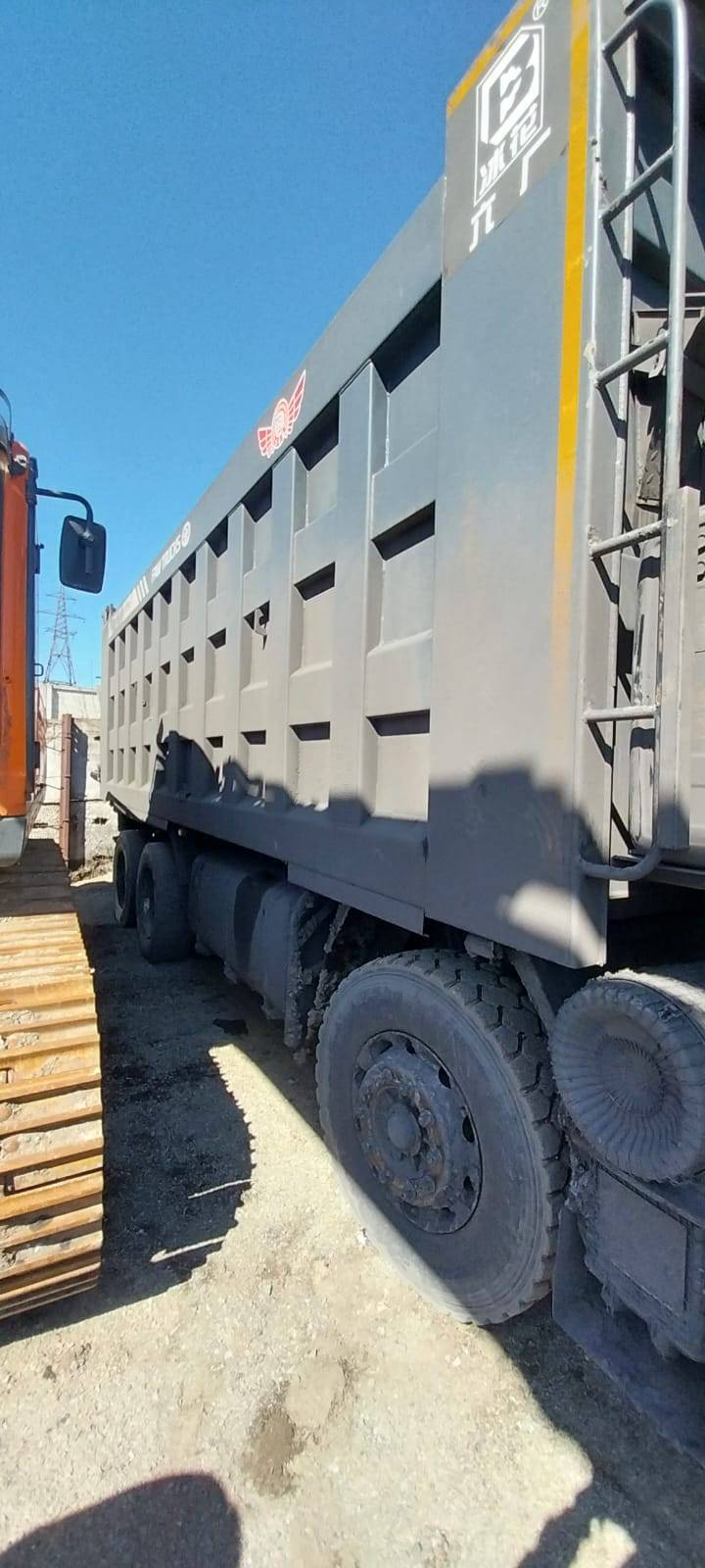 FAW CA3310P66K24T4E5 8х4,  135 366 км, 2022 года в лизинг
