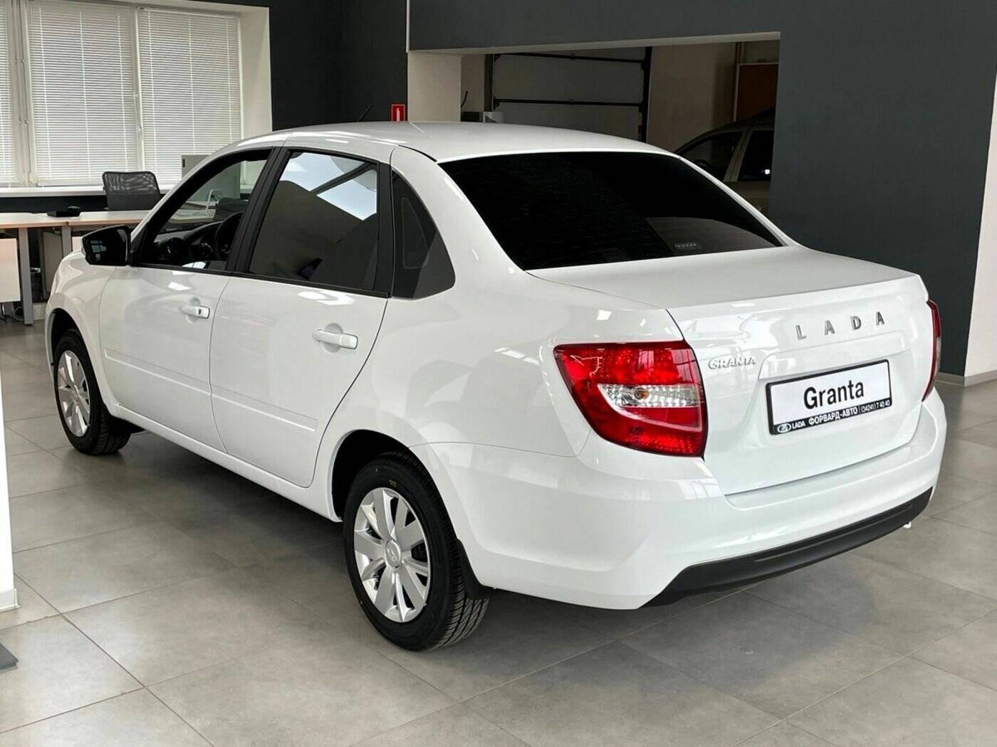 Lada Granta седан Comfort'24 1.6 90hp 5MT