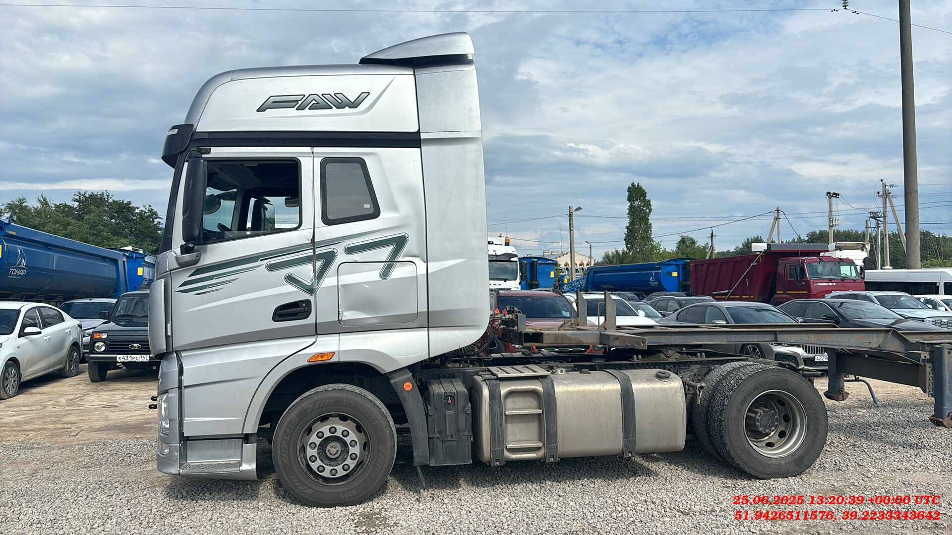FAW CA4180P77K25E5 4x2,  122 413 км, 2023 года в лизинг