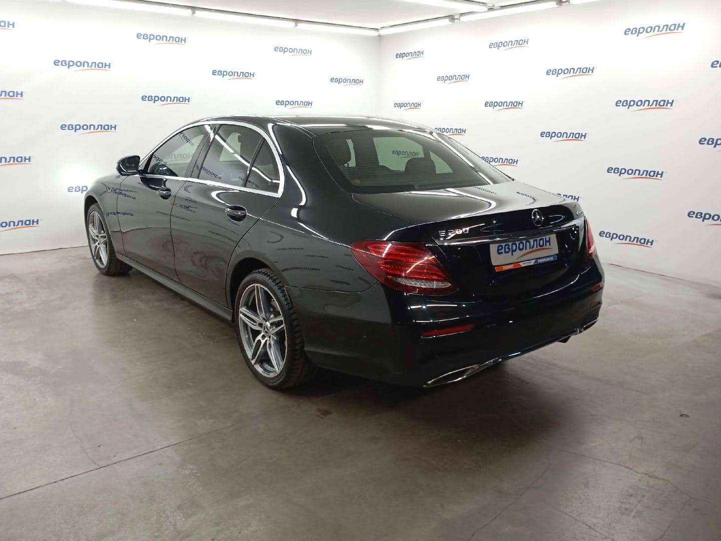 Mercedes-Benz E седан,  118 667 км, 2019 года в лизинг
