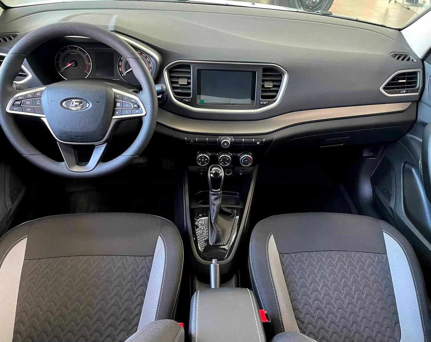 Lada Vesta седан Life 24 1.6 106hp AT