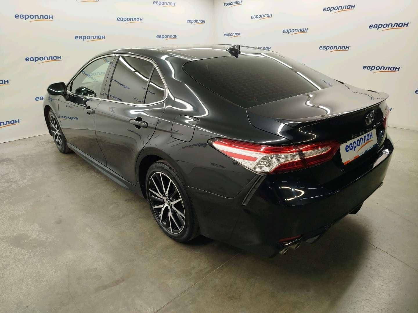 Toyota Camry,  63 766 км, 2023 года в лизинг
