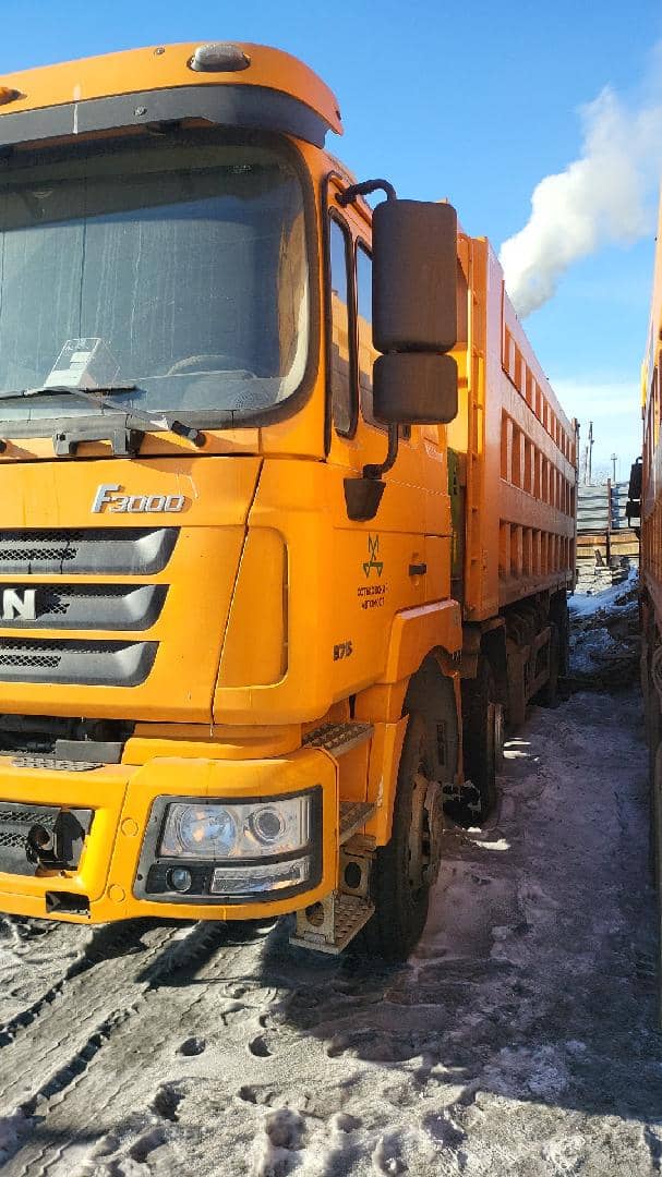Shacman SX3318DT366 8x4,  285 822 км, 2021 года в лизинг