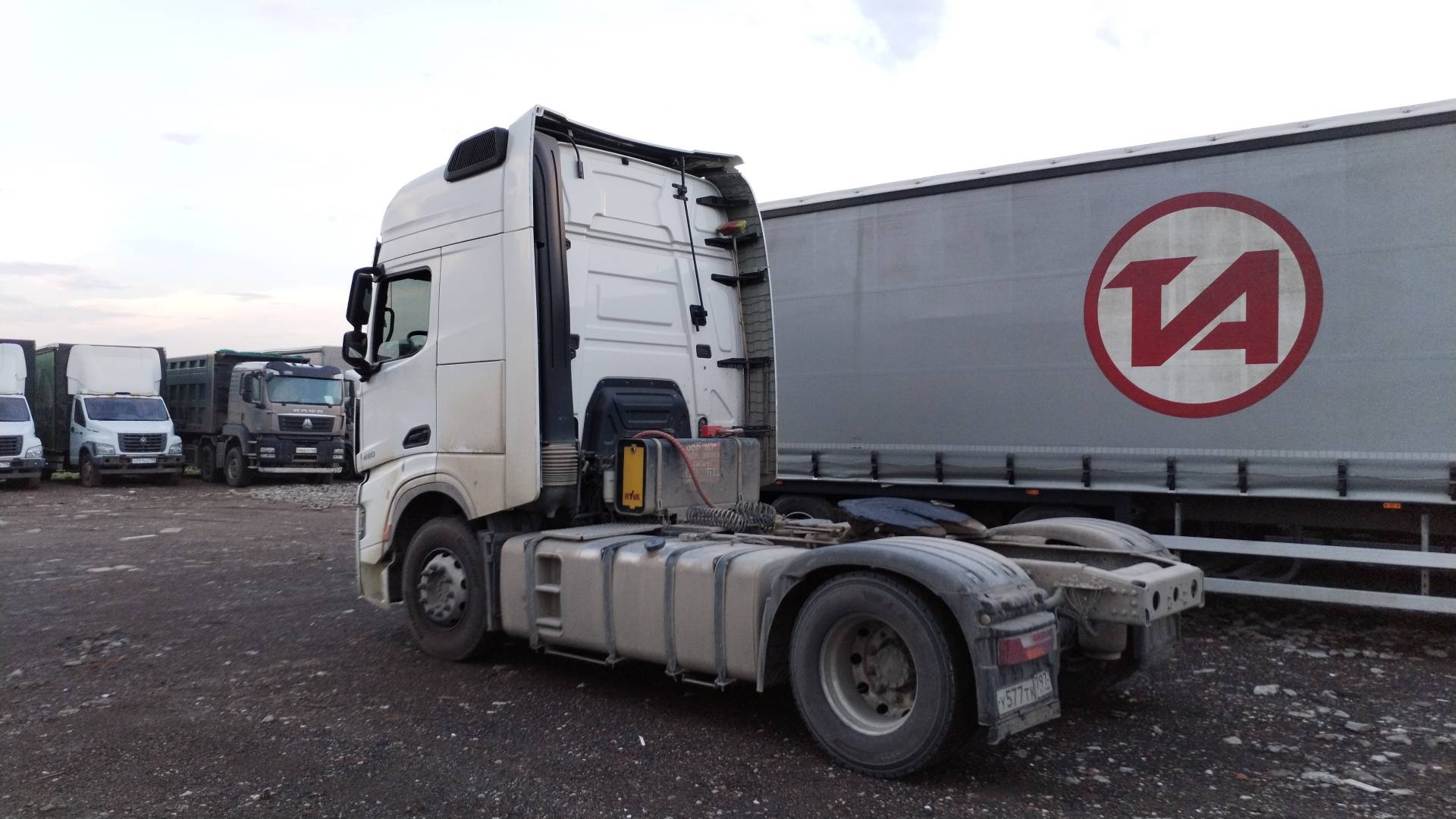 Shacman SX4188YY381,  149 735 км, 2024 года в лизинг