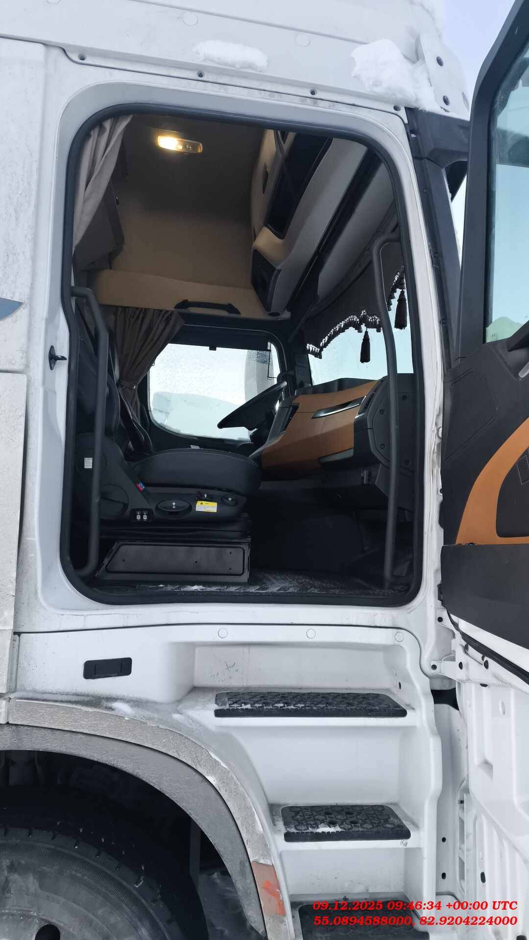 Shacman SX4188YY381,  173 820 км, 2023 года в лизинг