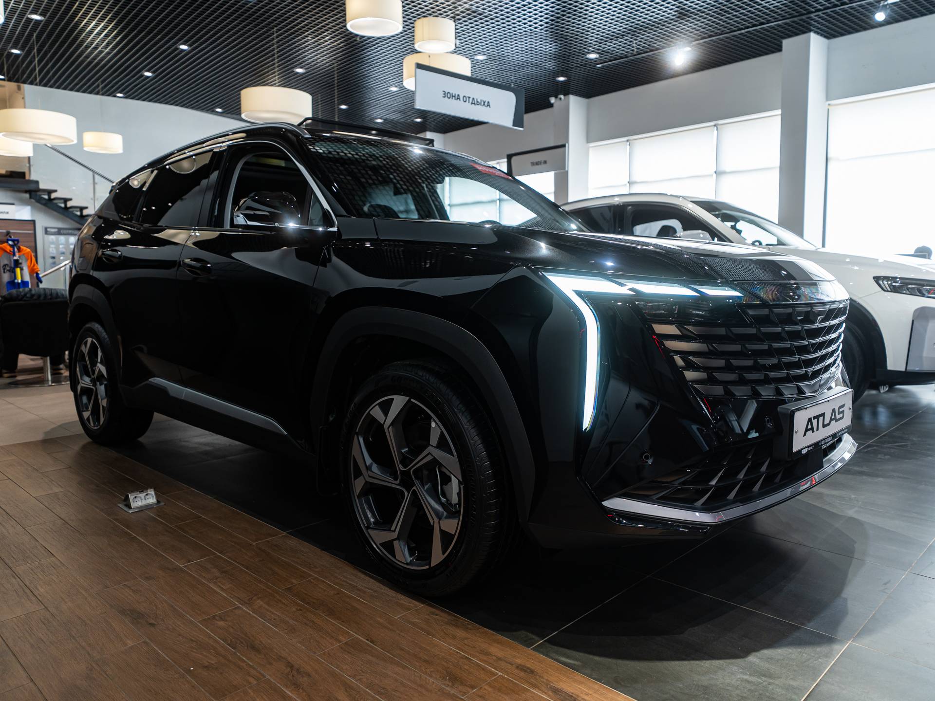 Geely Atlas Флагман 2.0Т АТ полный привод