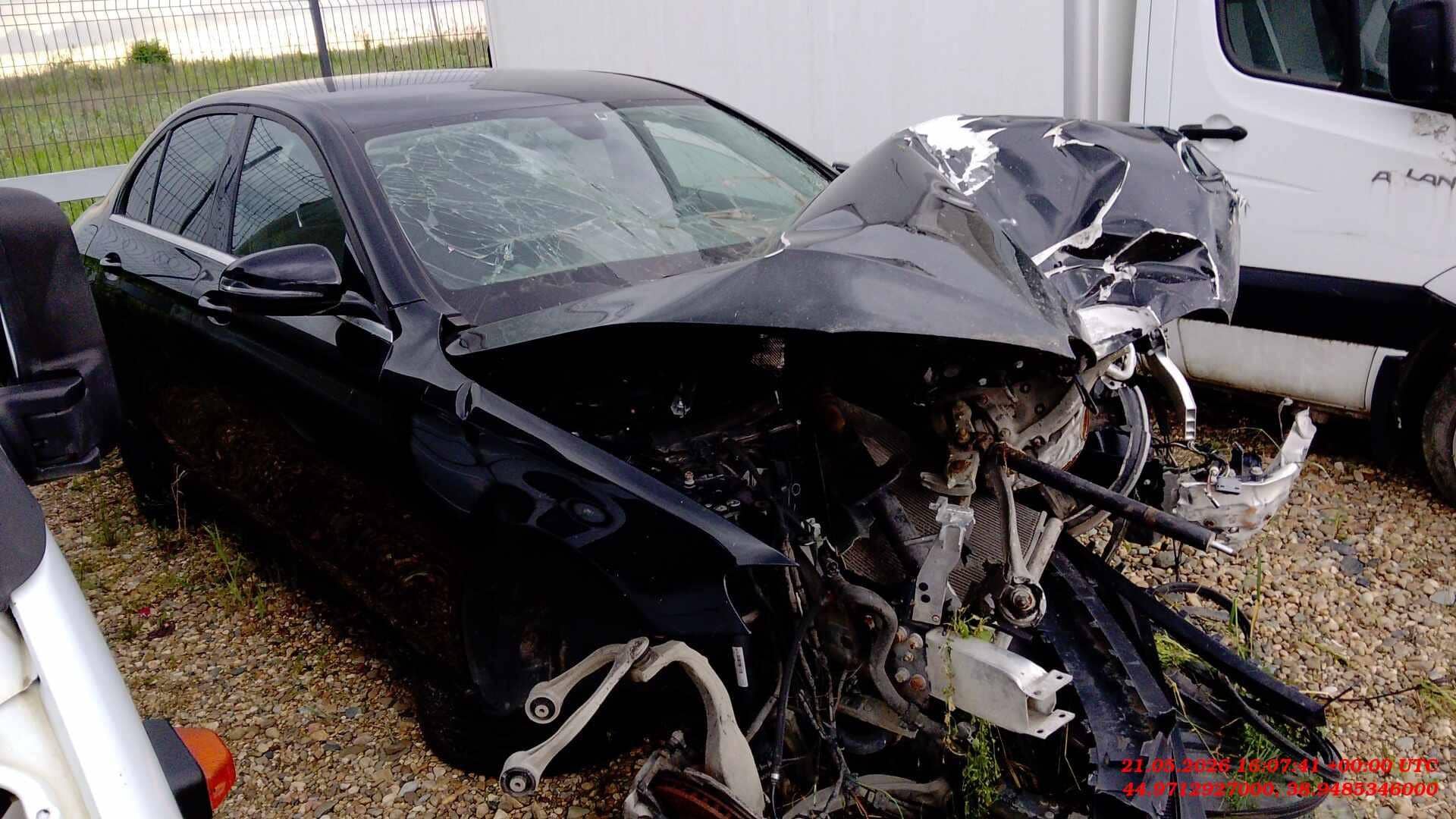Mercedes-Benz E седан,  100 000 км, 2018 года