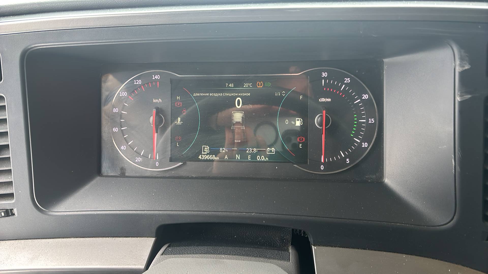 DongFeng GX DFH4180 4x2,  439 668 км, 2022 года в лизинг