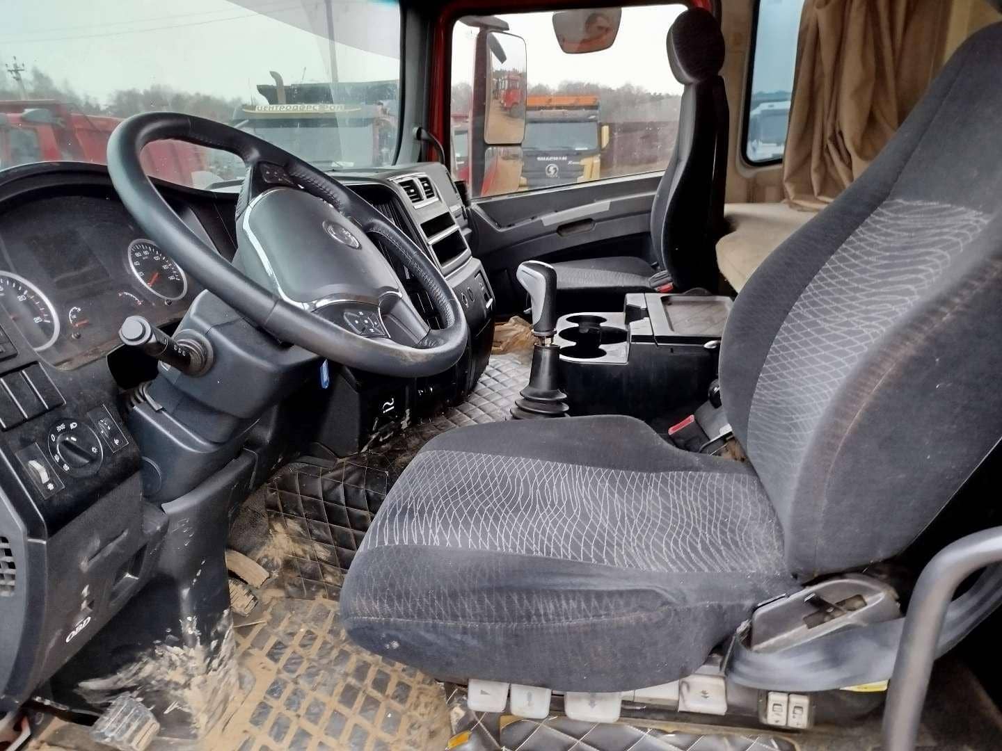 Shacman SX33186T366,  230 957 км, 2022 года в лизинг