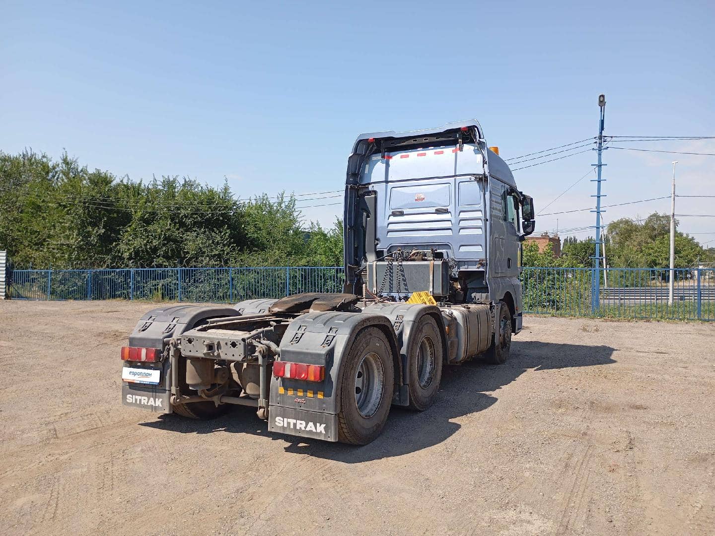 Sitrak С7Н MAX 6×4 ZZ4256V364HE,  165 716 км, 2023 года в лизинг