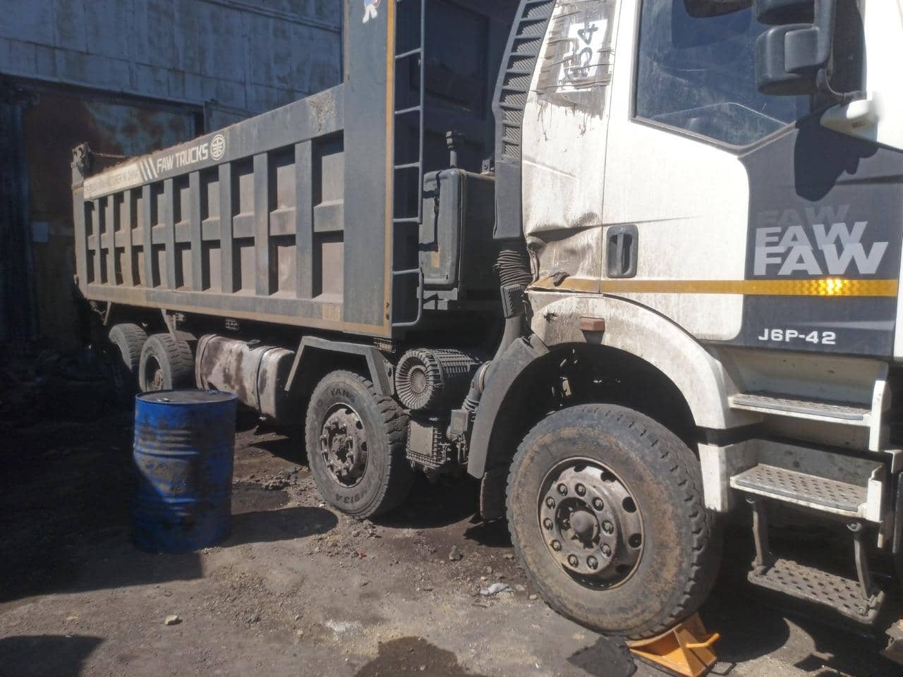 FAW CA3310P66K24T4E5 8х4,  71 873 км, 2022 года