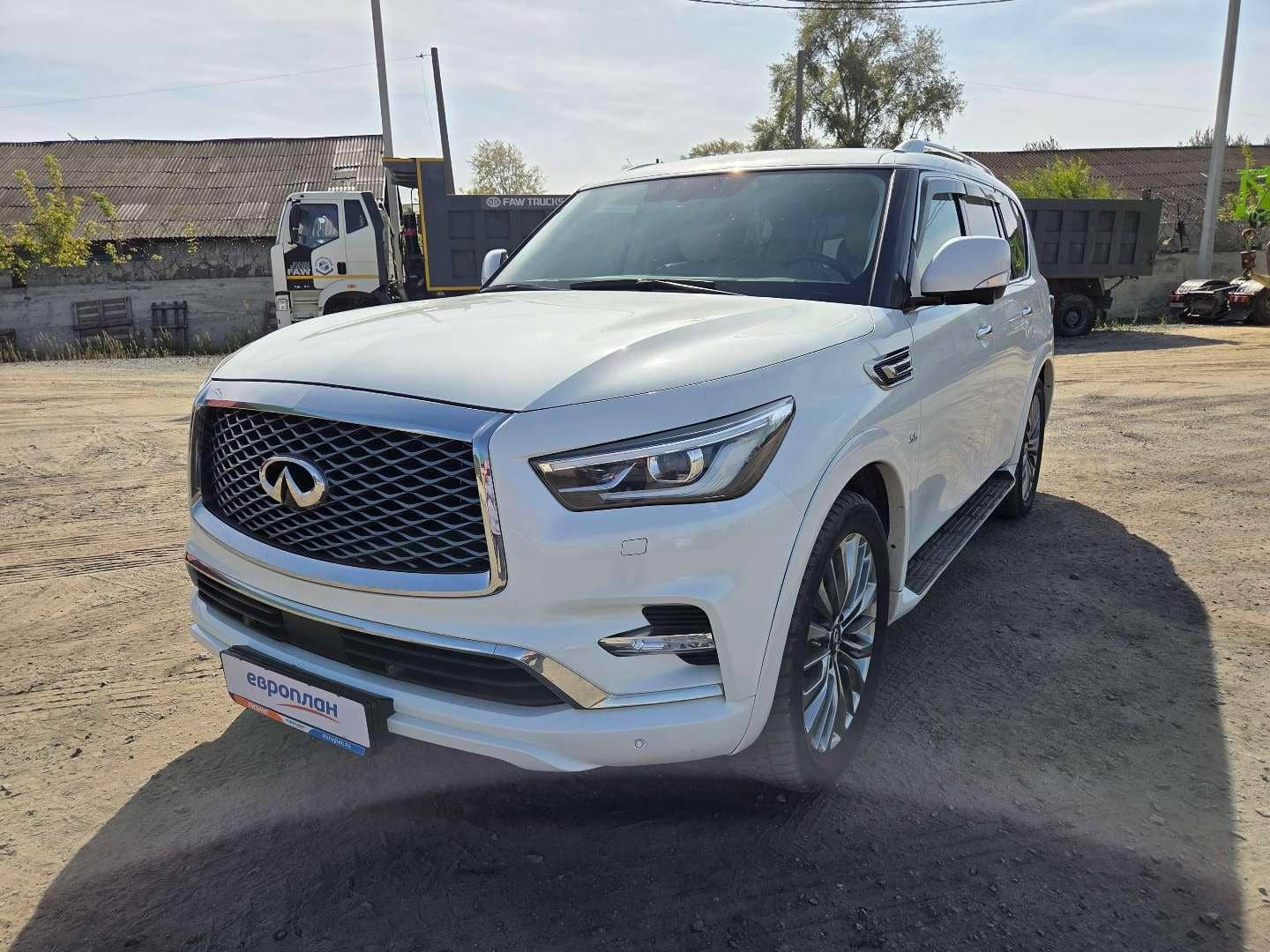 INFINITI QX80