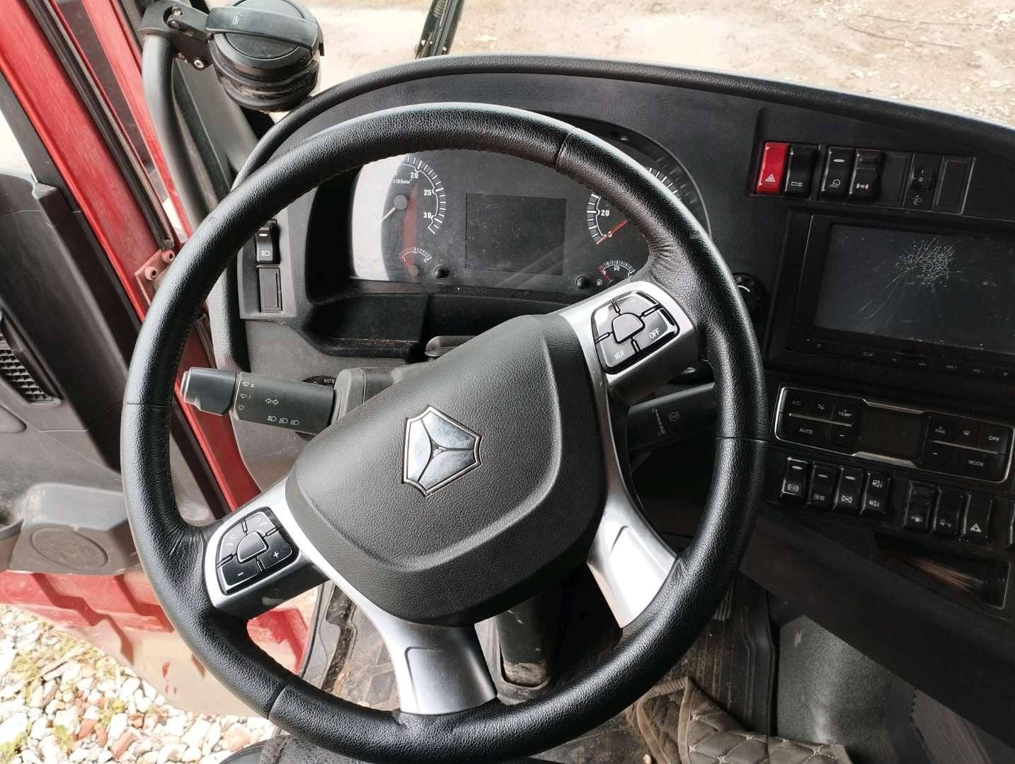 Sitrak C7H 4x2 ZZ4186V361HE,  716 387 км, 2023 года в лизинг