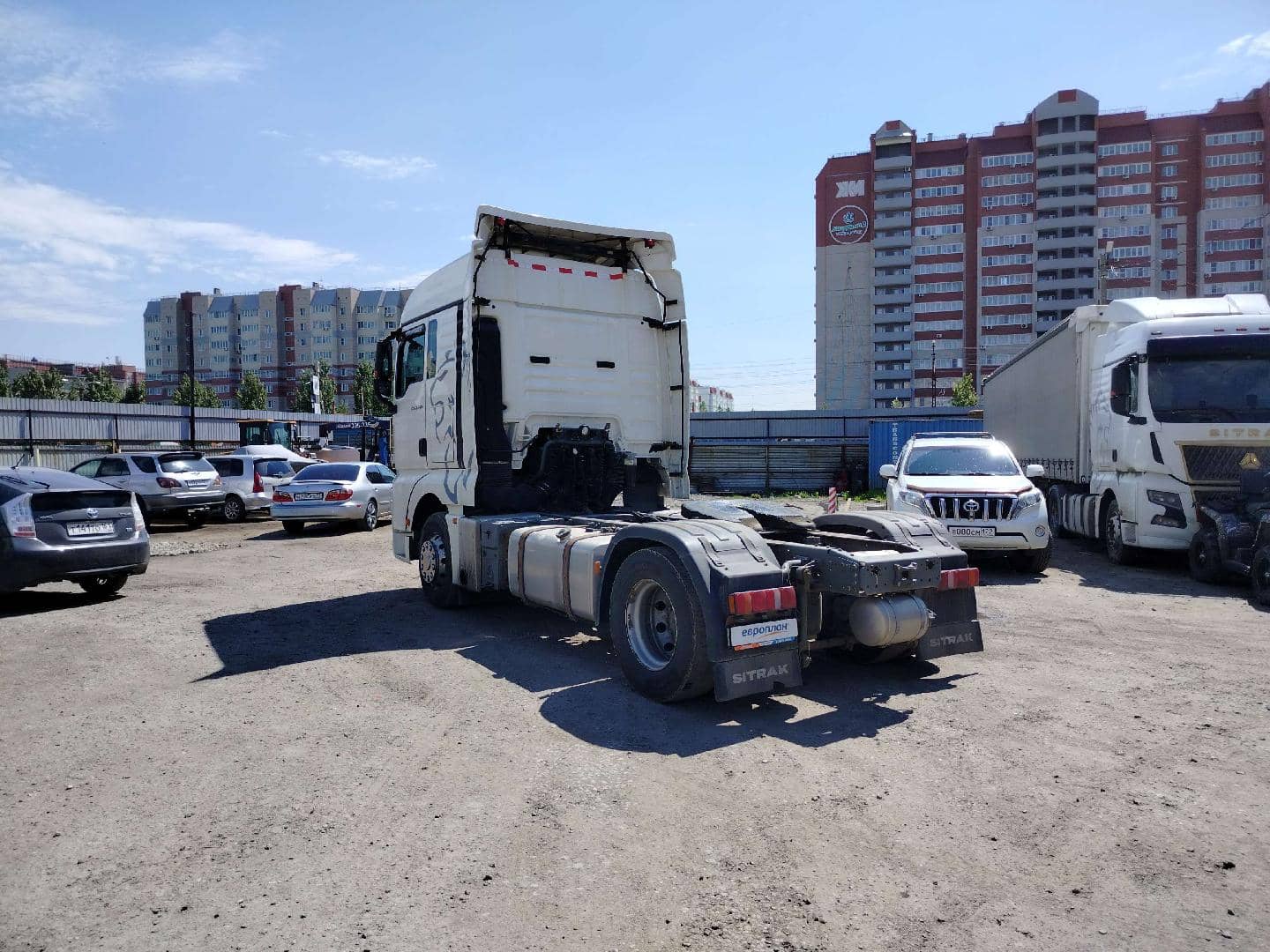 Sitrak C7H 4x2 ZZ4186V361HE,  521 782 км, 2023 года в лизинг