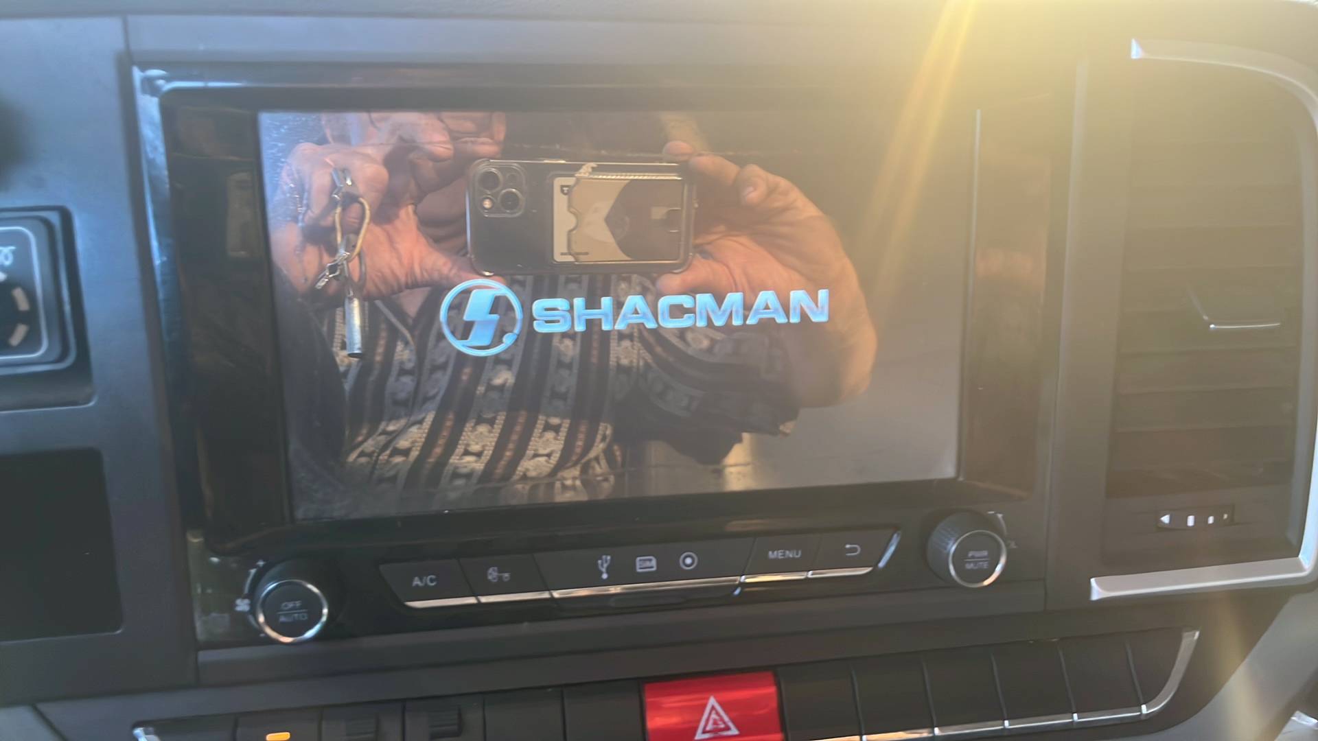 Shacman SX42586V385,  39 263 км, 2023 года в лизинг