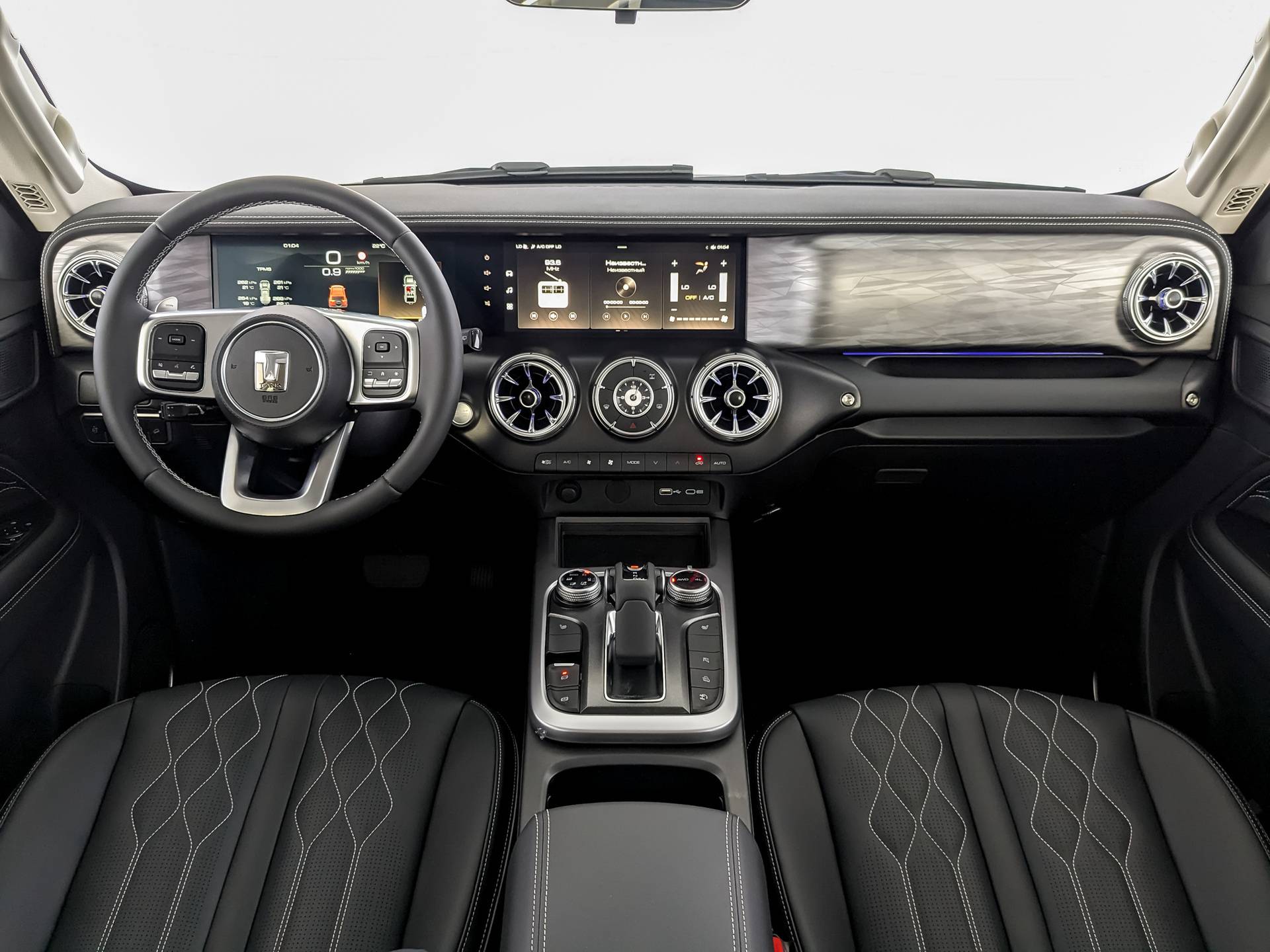 Tank 300 City Adventure 2.0 8AT 4WD