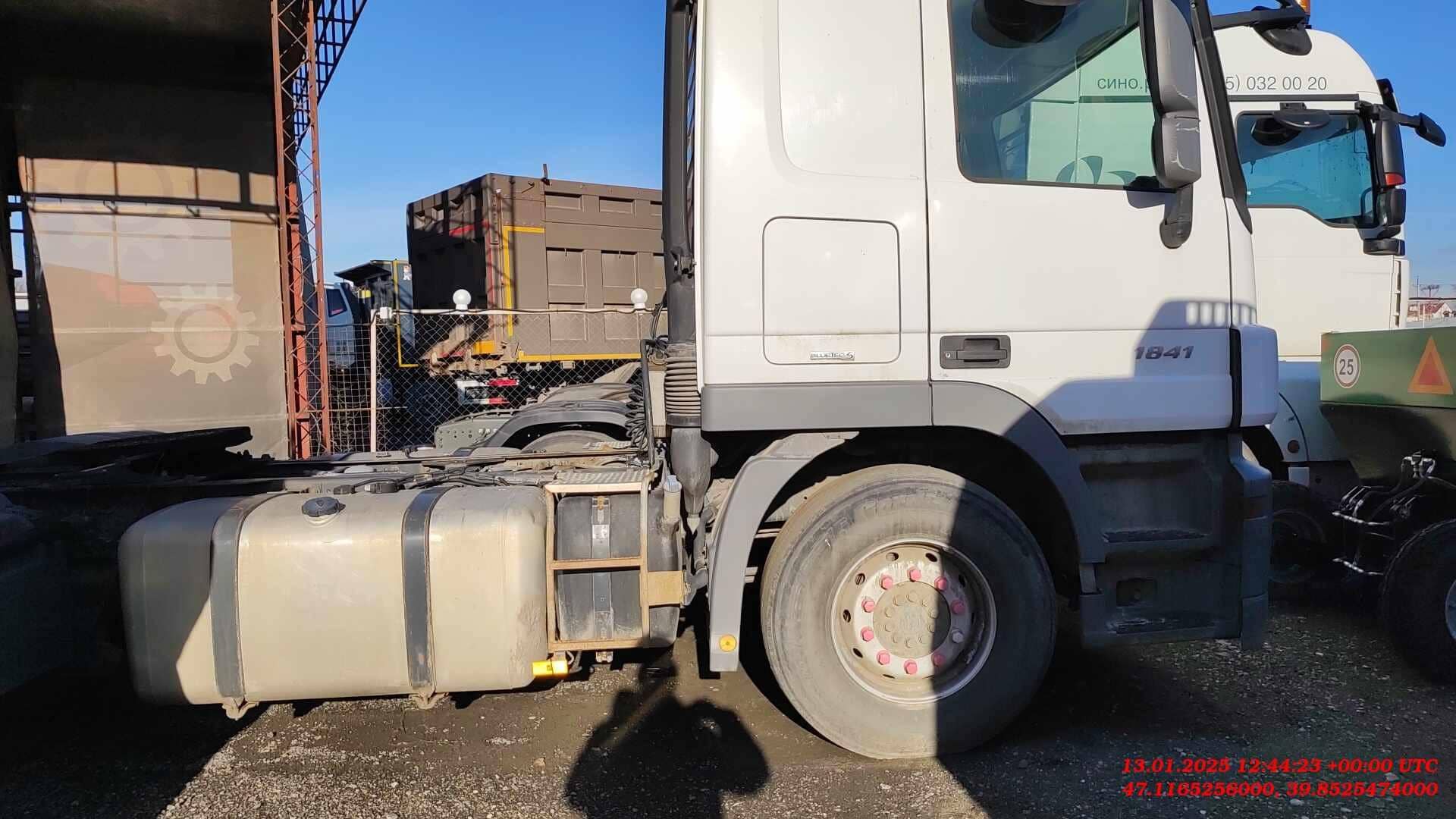Mercedes-Benz Actros 3 1844 LS 4x2 (Megaspace),  800 000 км, 2018 года в лизинг