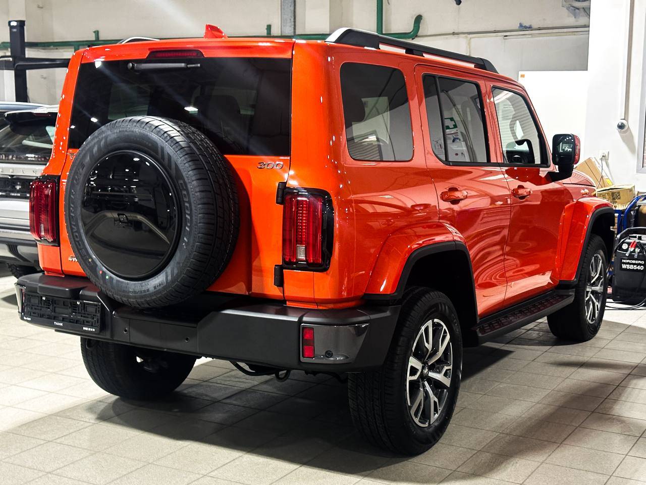 Tank 300 City Premium 2.0 8AT 4WD