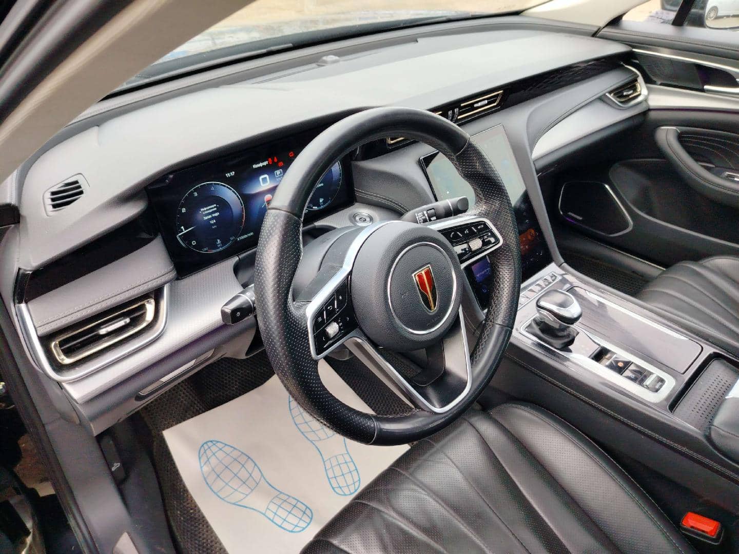 Hongqi H5,  170 578 км, 2024 года в лизинг