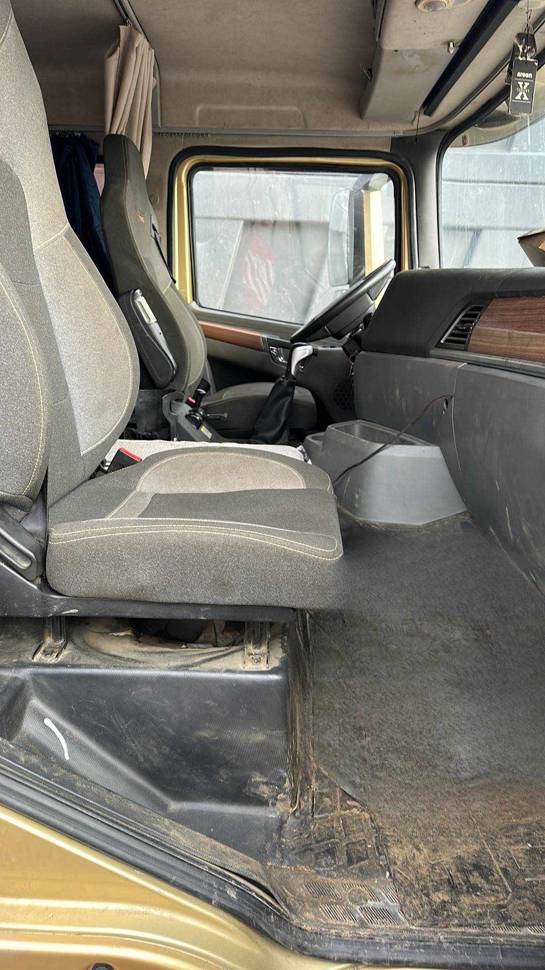 Shacman SX32586V384,  124 315 км, 2023 года