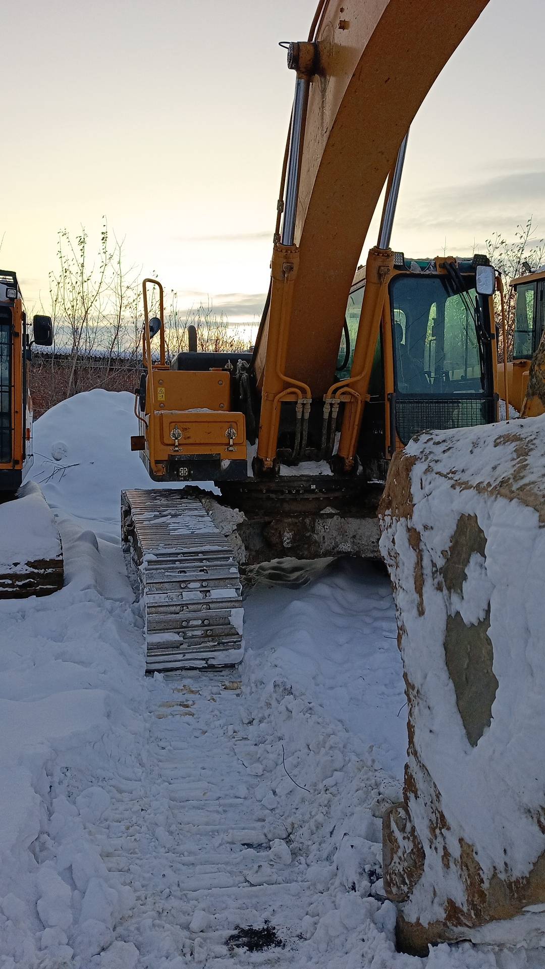 SDLG/LGCE E6300F, 2023 года в лизинг