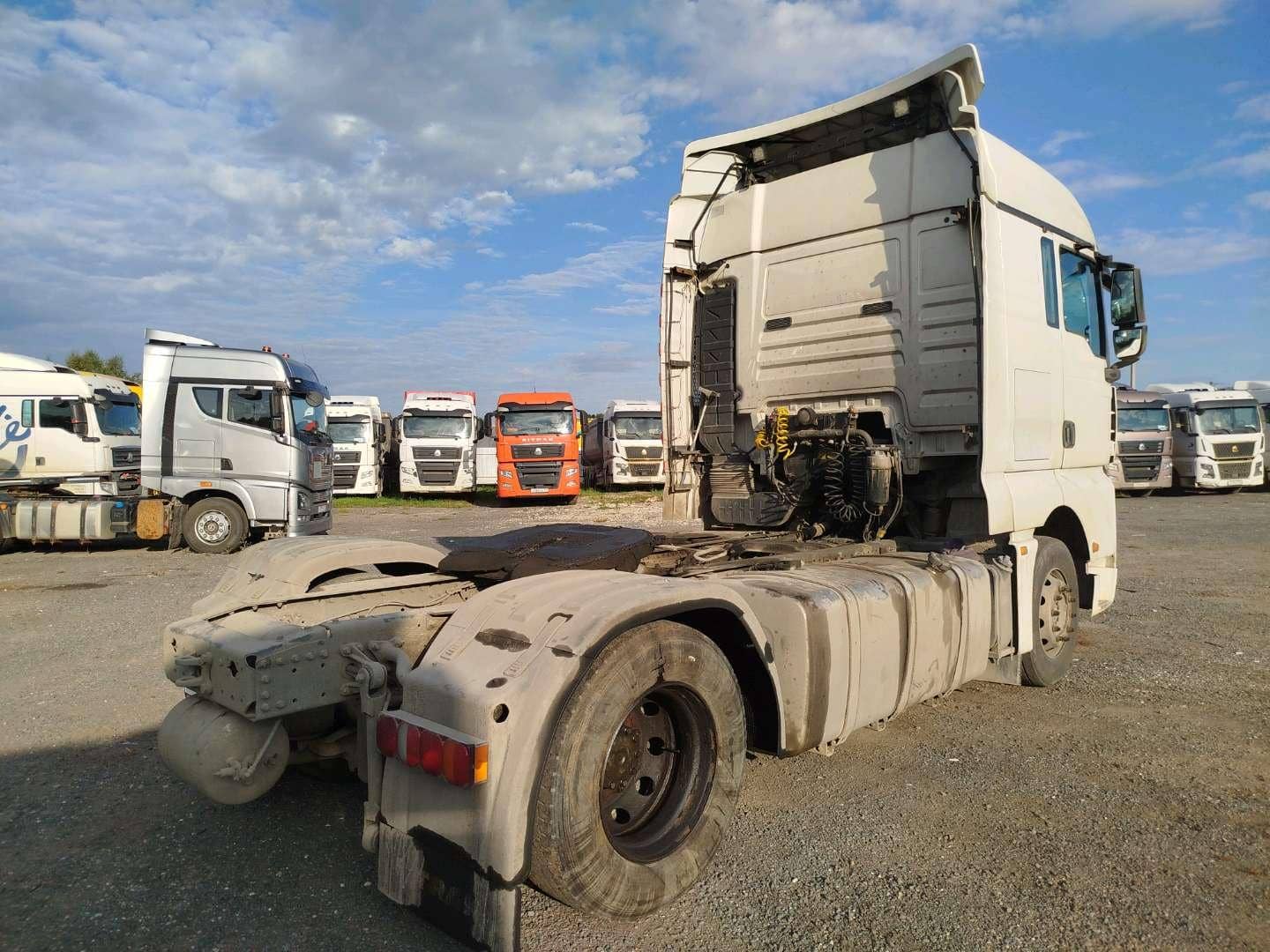 Sitrak C7H 4x2 ZZ4186V361HE,  717 775 км, 2022 года в лизинг