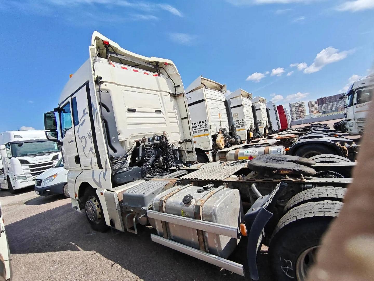 Sitrak C7H MAX 4x2 ZZ4186V361HE,  329 939 км, 2023 года в лизинг