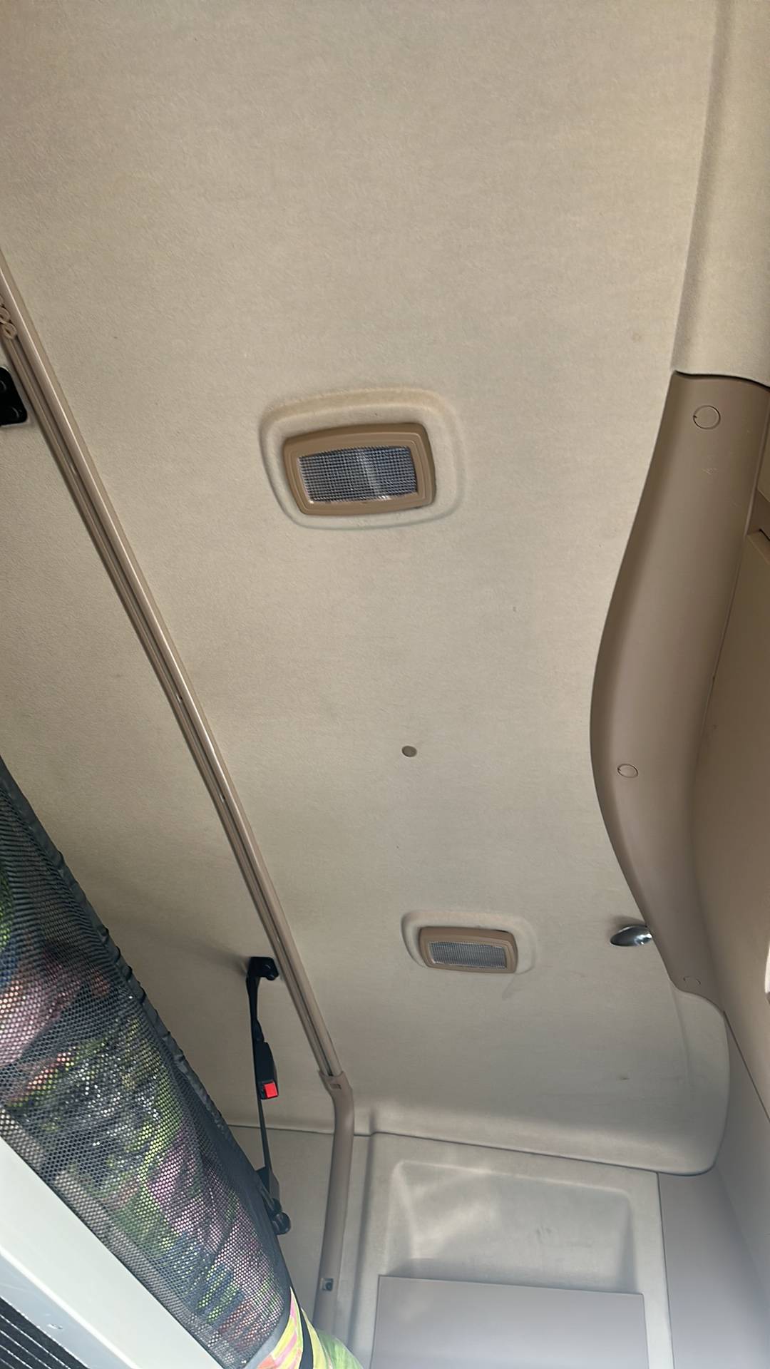 Shacman SX42584W324C,  52 223 км, 2022 года в лизинг