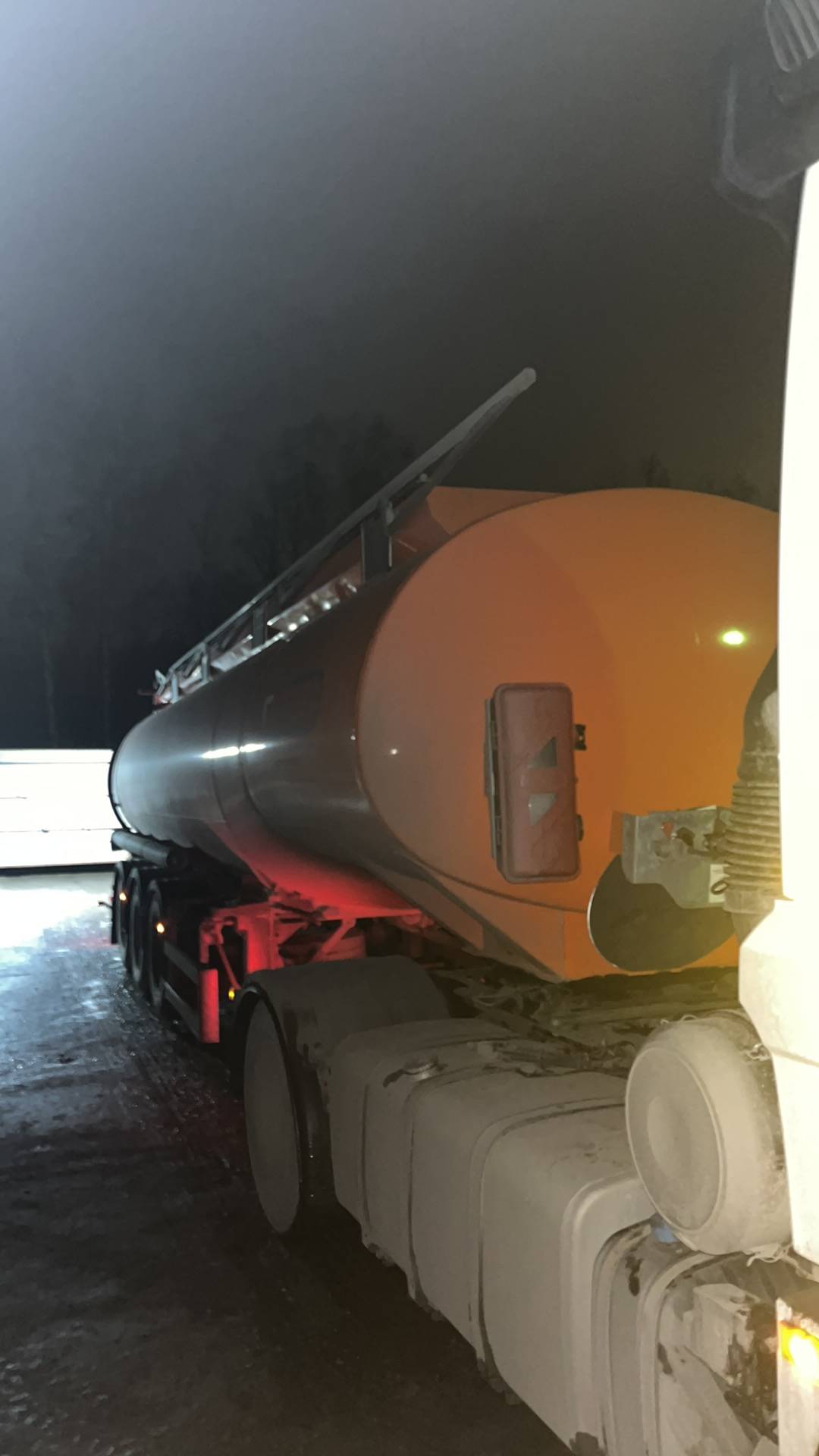 Сеспель Бензовоз SF3330 (964846)