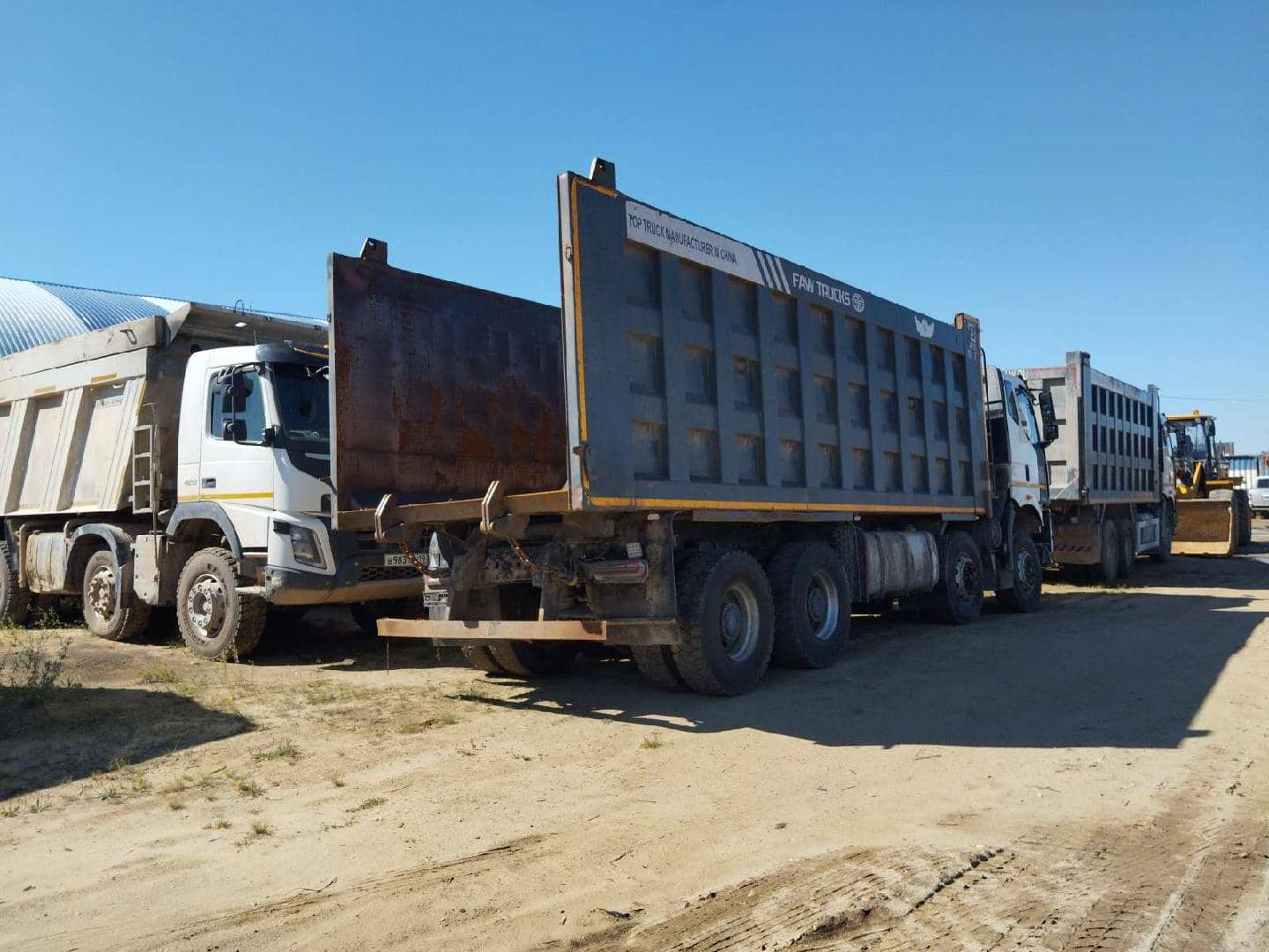 FAW CA3310P66K24T4E5 8х4,  156 851 км, 2022 года в лизинг