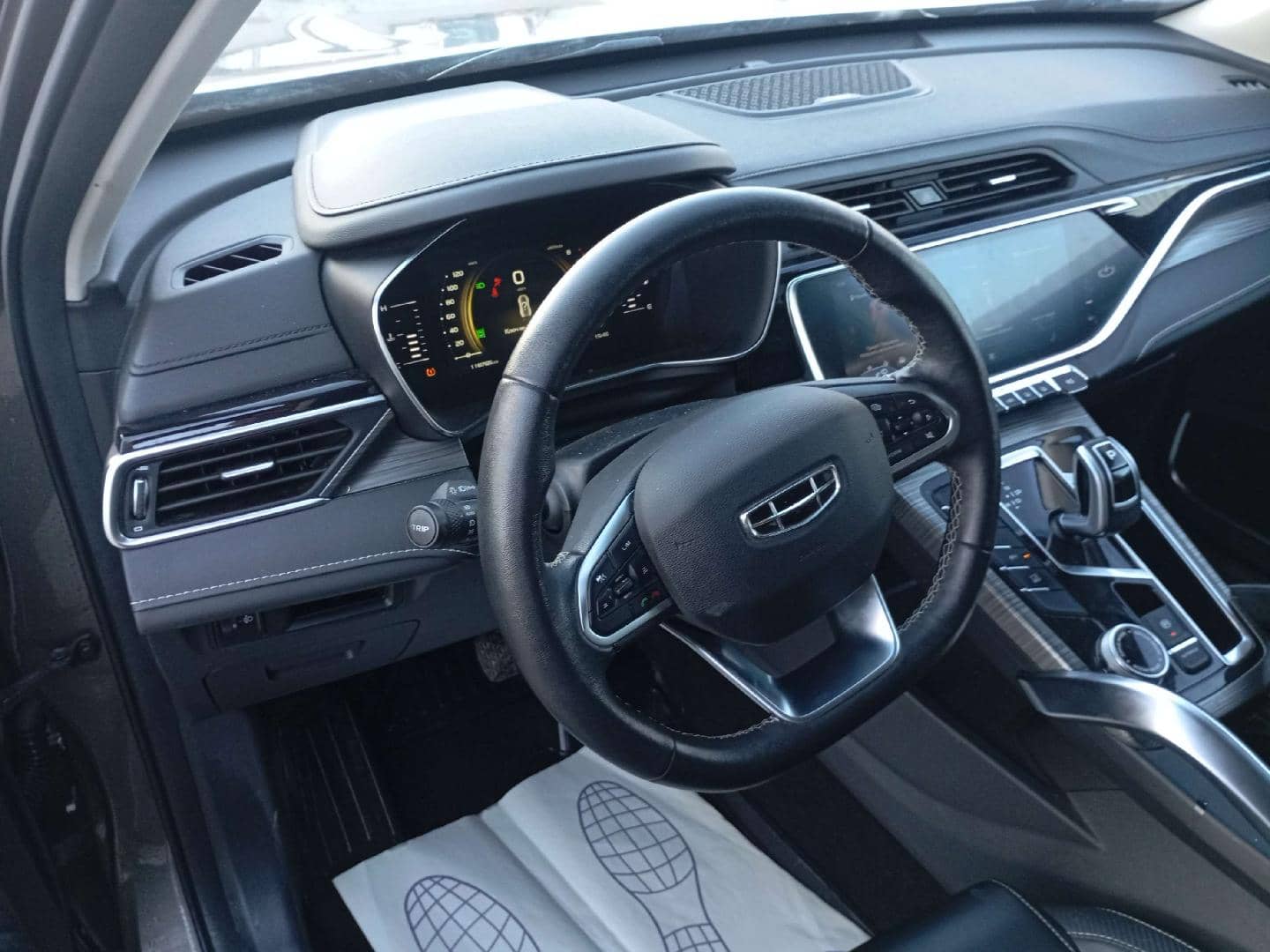 Geely Atlas Pro,  118 765 км, 2023 года в лизинг