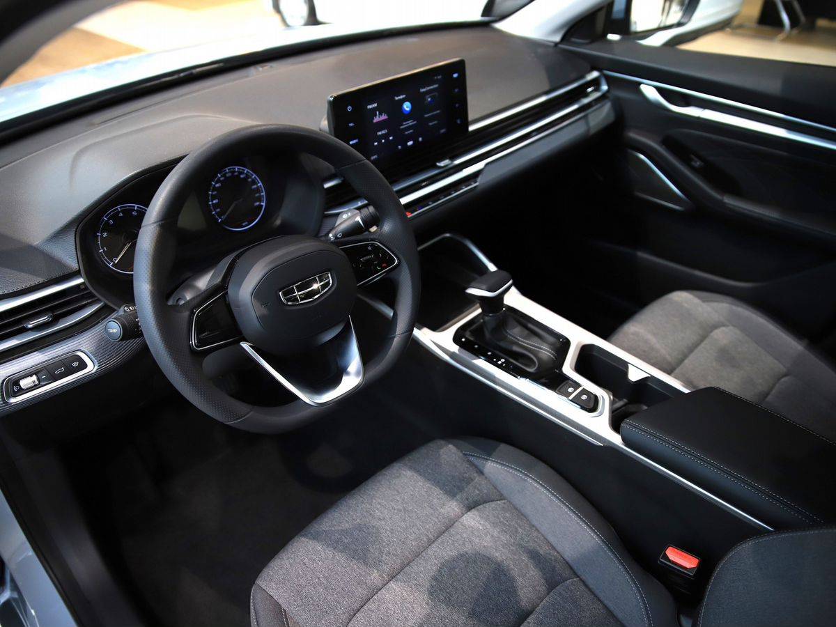 Geely Emgrand Luxury 1.5 AT