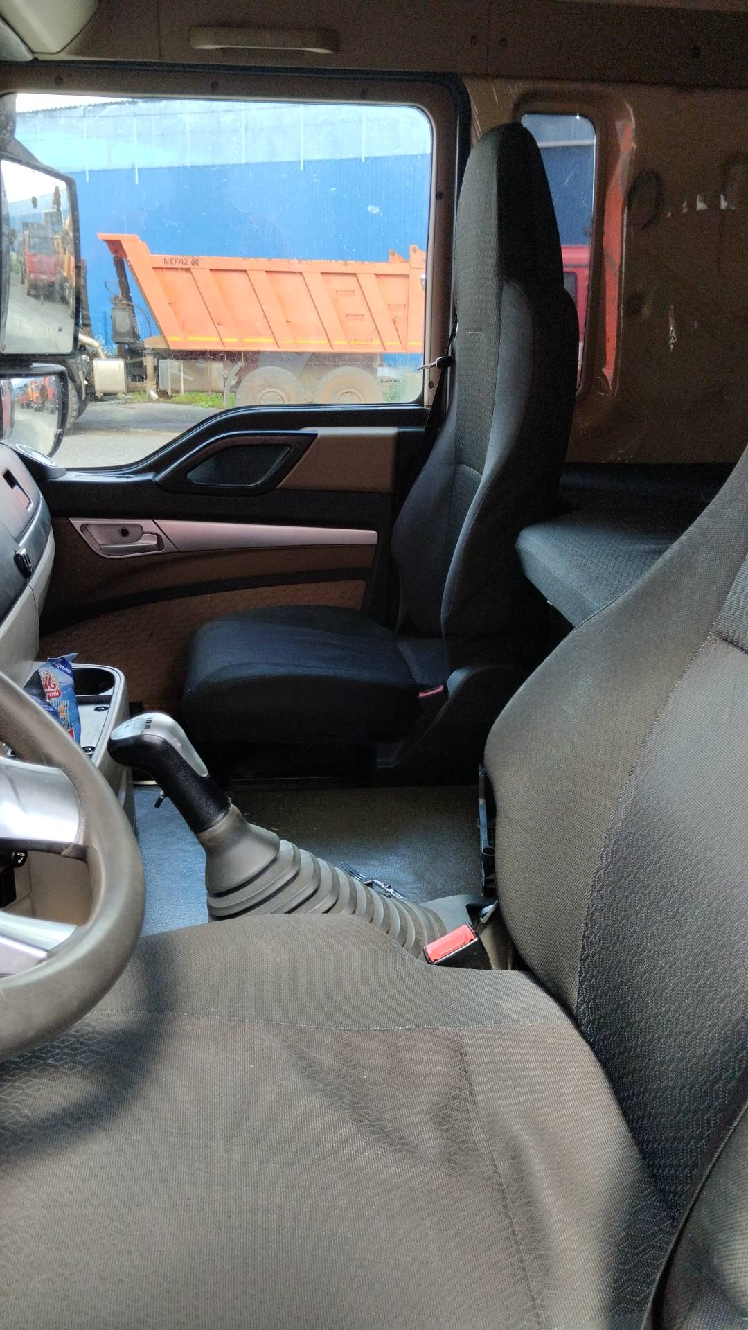 HOWO ZZ3257V384GE1 6x4,  200 360 км, 2022 года в лизинг