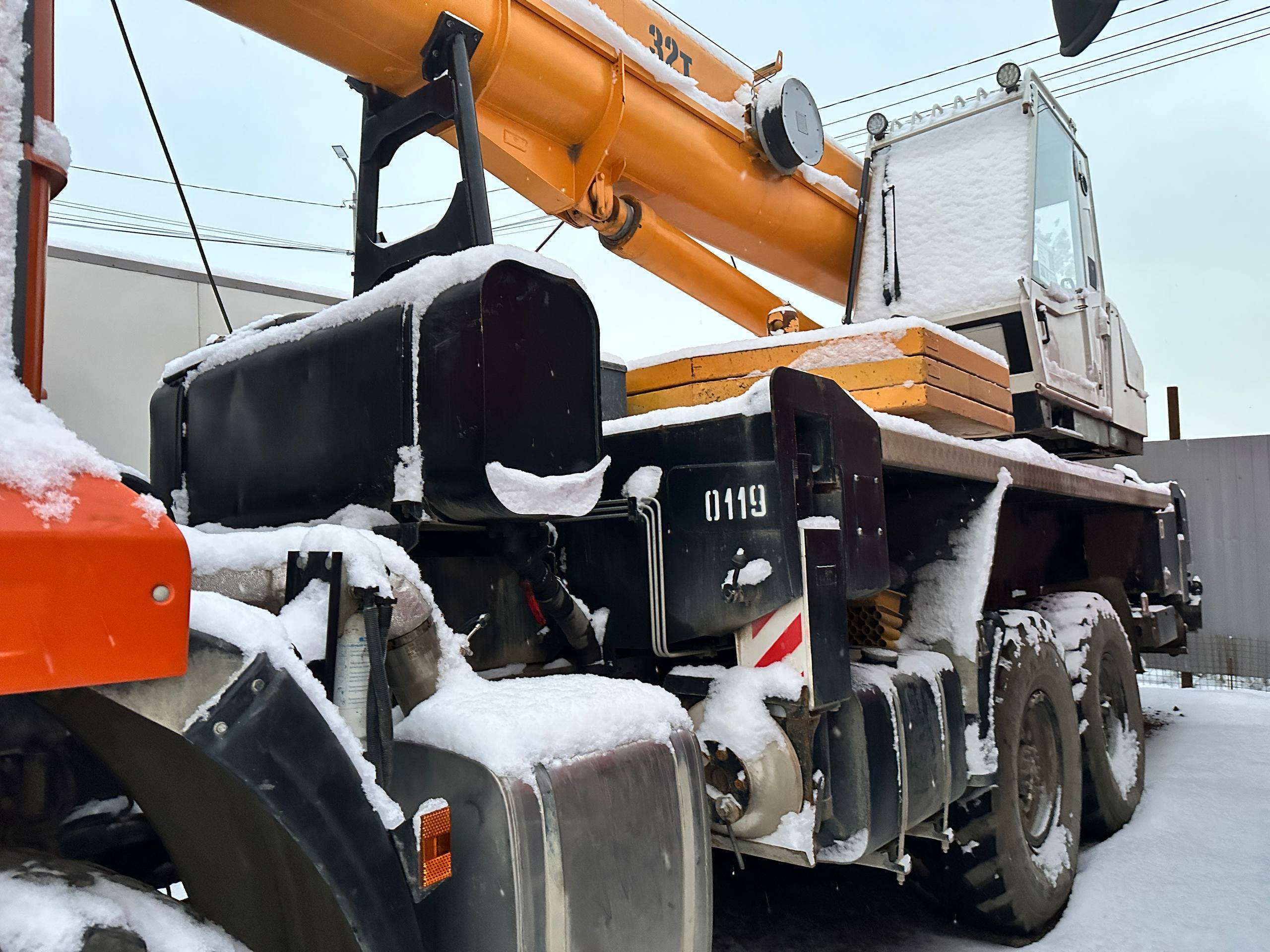 Ивановец КС-55717К-3T КАМАЗ-43118 (6x6) г/п 32т. вылет 29(38)м,  1 400 км, 2023 года в лизинг