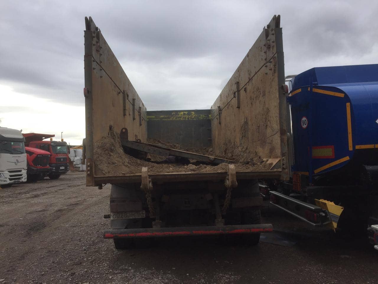 Shacman SX33186V366,  140 764 км, 2022 года в лизинг