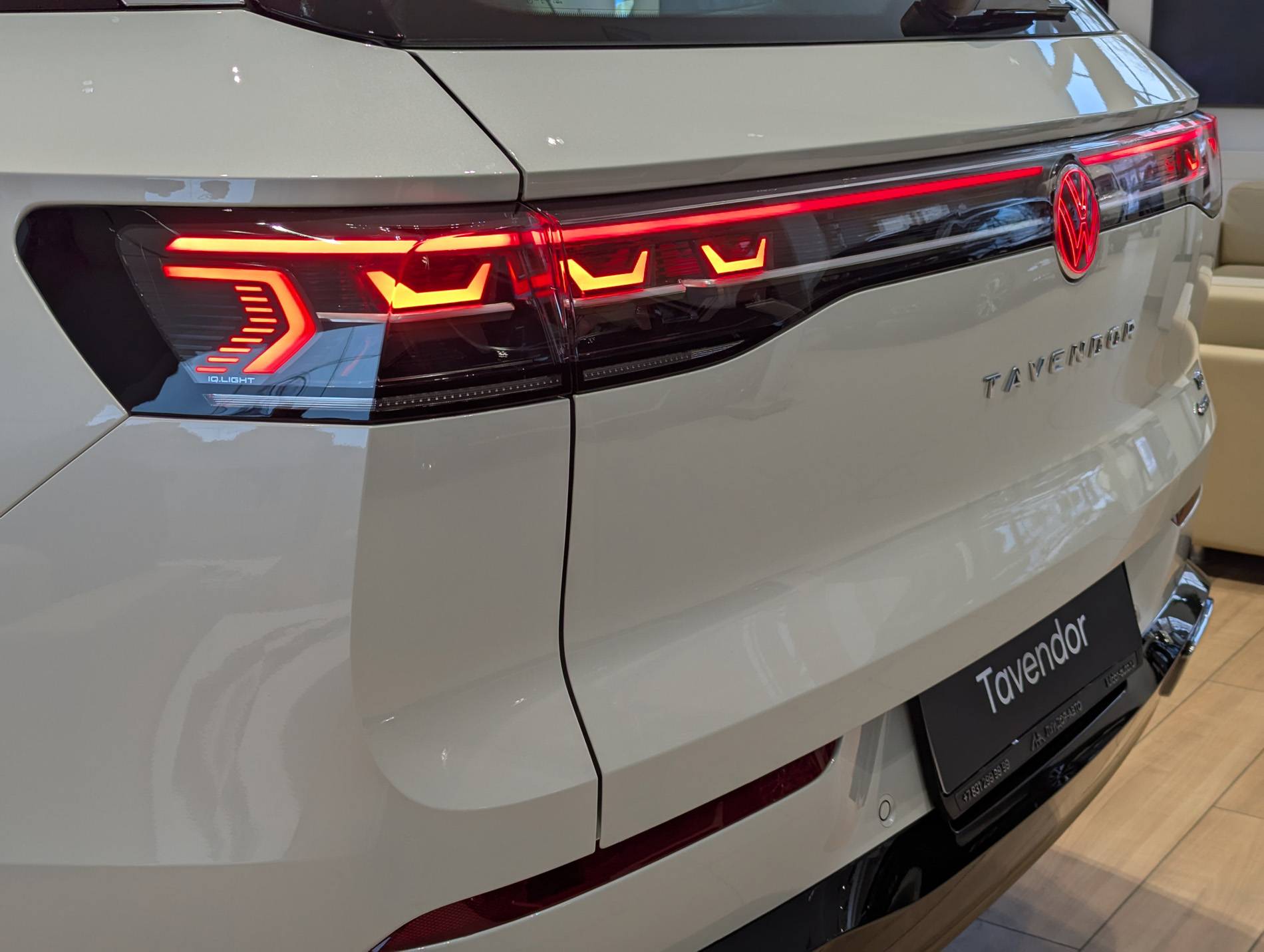 Volkswagen Tavendor R-Line Edition 380TSI 7AT 4Motion