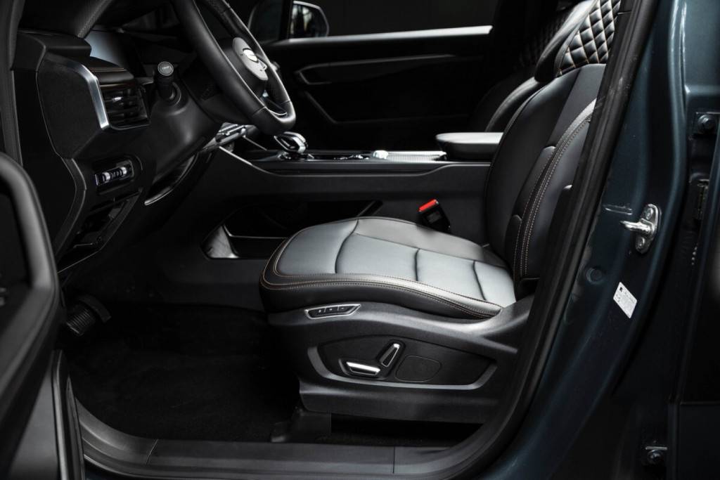 Geely Okavango Flagship 2.0T 7DCT 2WD