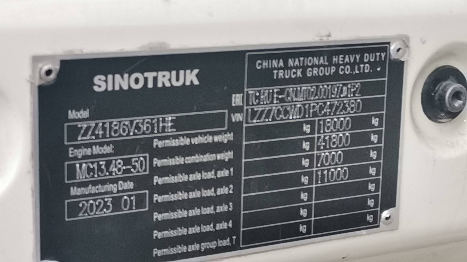 Sitrak C7H 4x2 ZZ4186V361HE,  363 313 км, 2023 года в лизинг