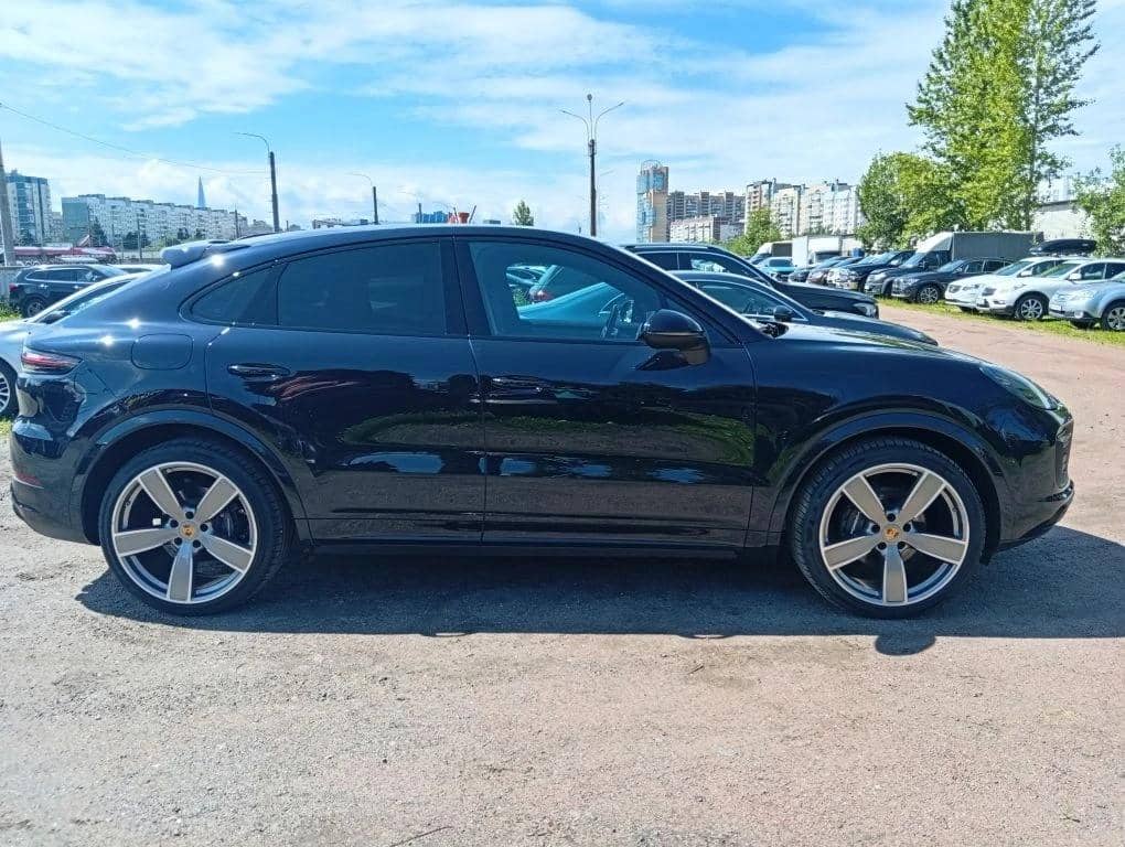 Porsche Cayenne,  51 072 км, 2022 года в лизинг
