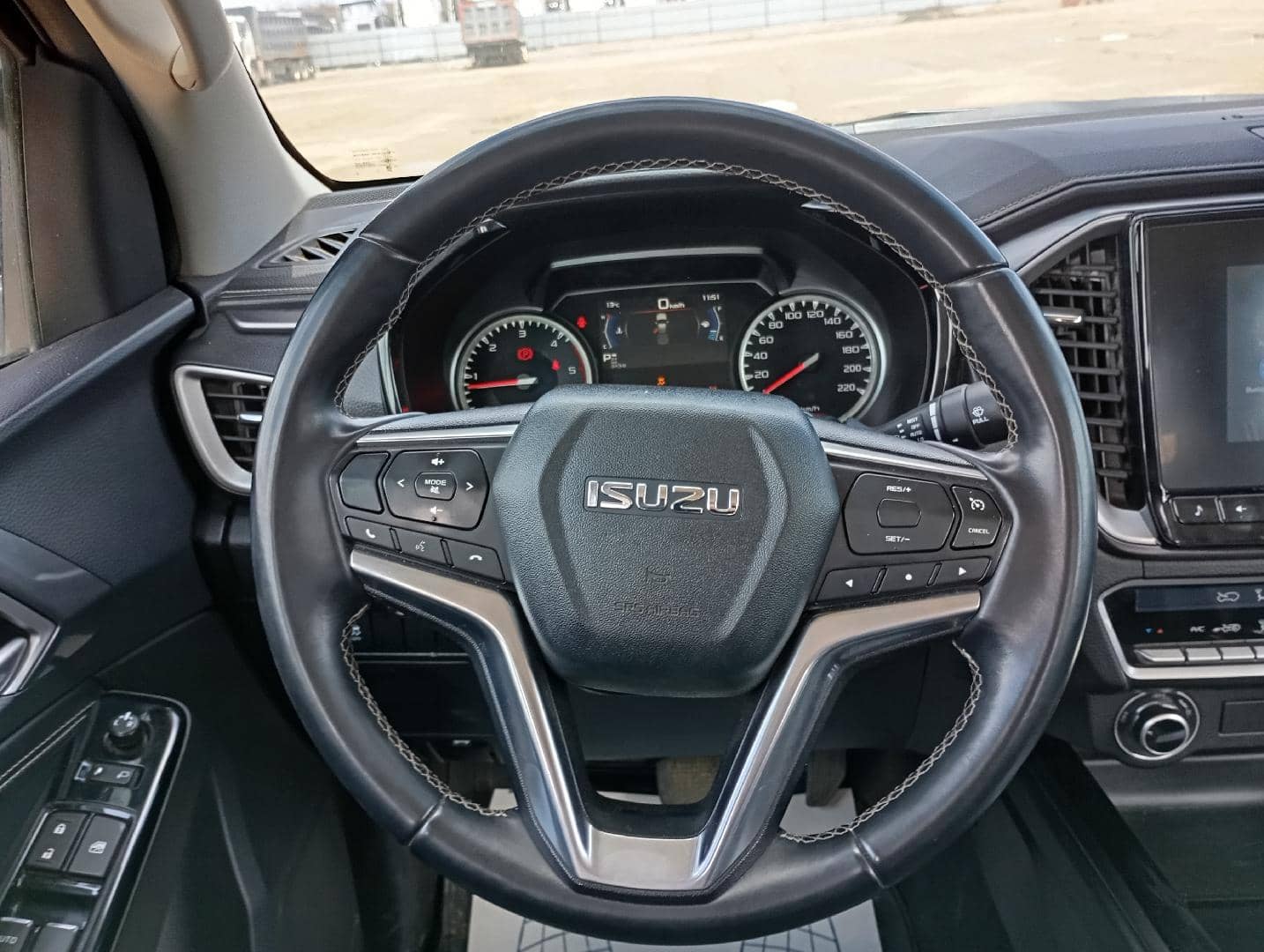 ISUZU D-Max,  42 374 км, 2022 года в лизинг