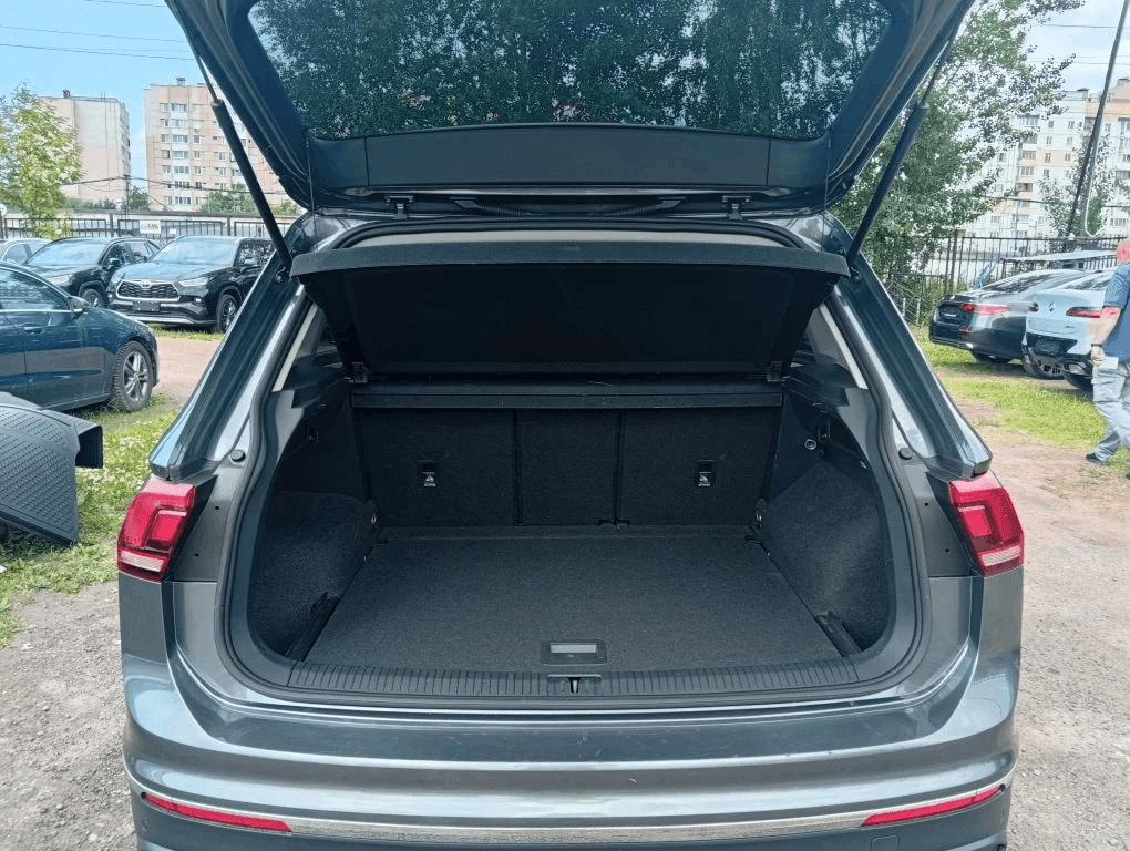 Volkswagen Tiguan,  54 900 км, 2021 года в лизинг