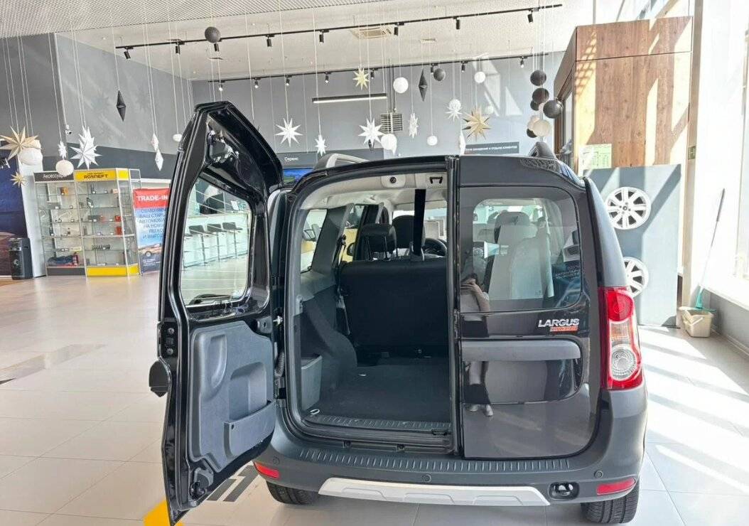 Lada Largus Cross Энджой 5 мест 1.6 106 л.с. МТ (Enjoy)