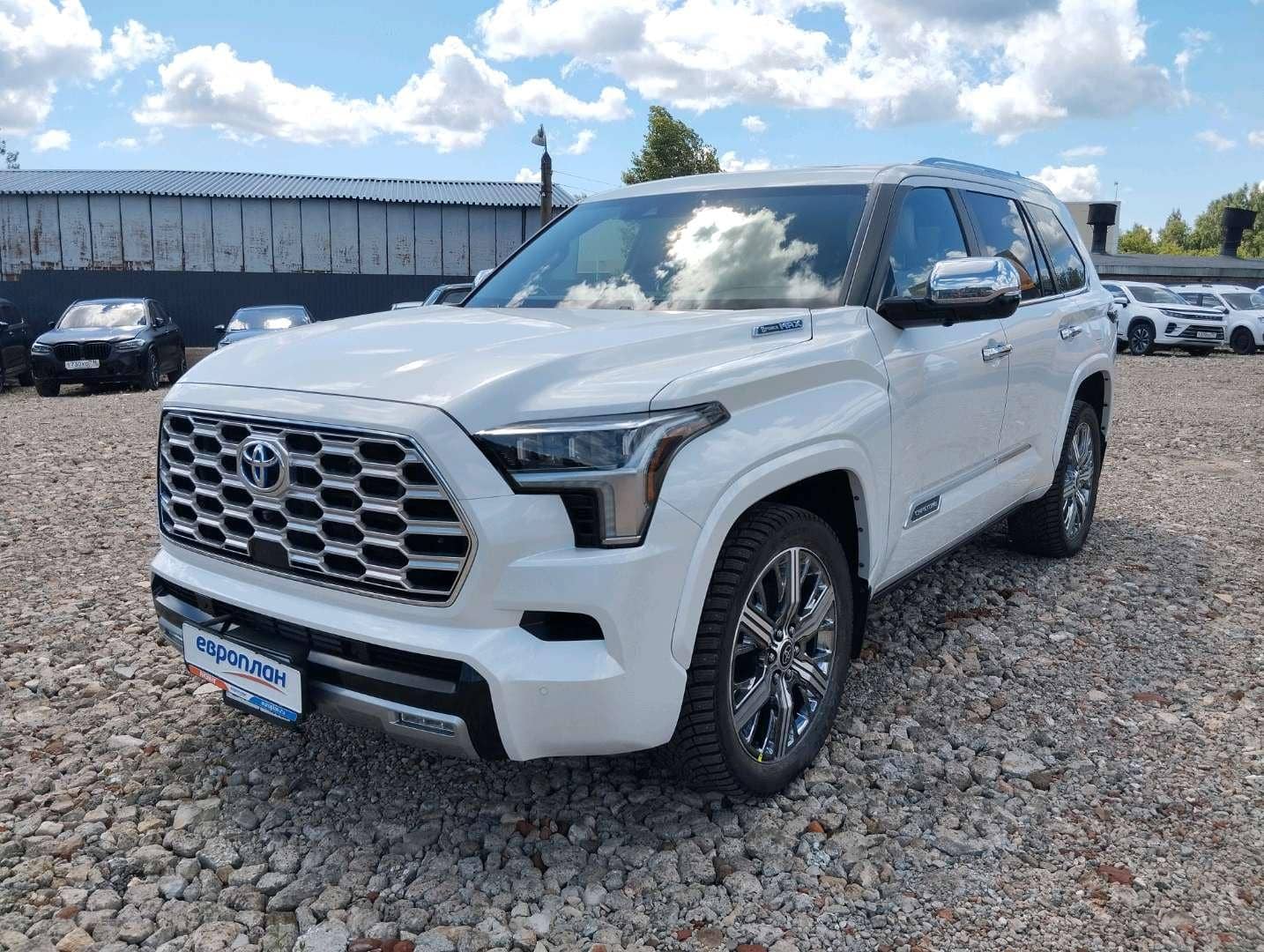 Toyota Sequoia,  25 194 км, 2024 года в лизинг