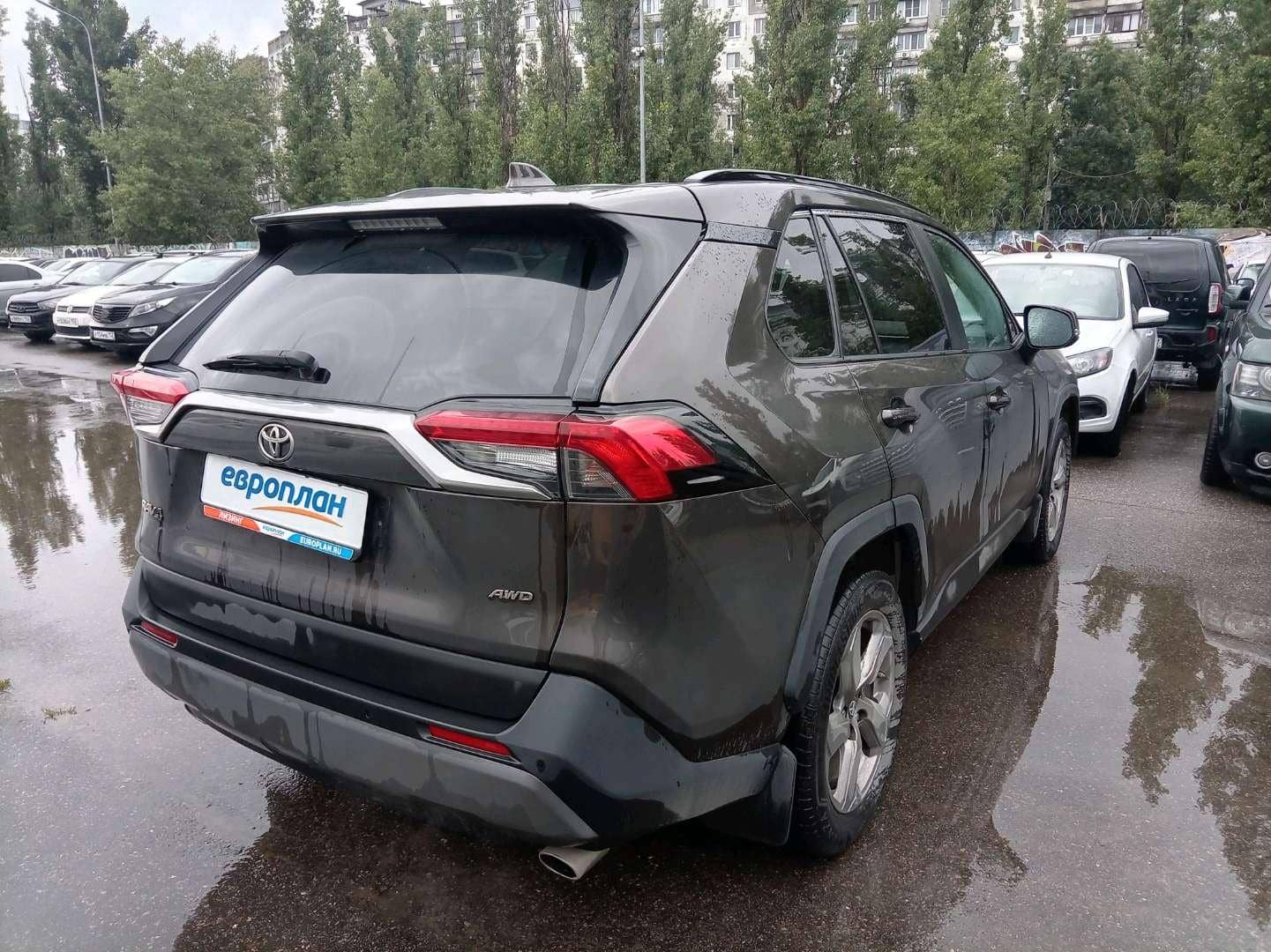 Toyota RAV4,  131 381 км, 2020 года в лизинг
