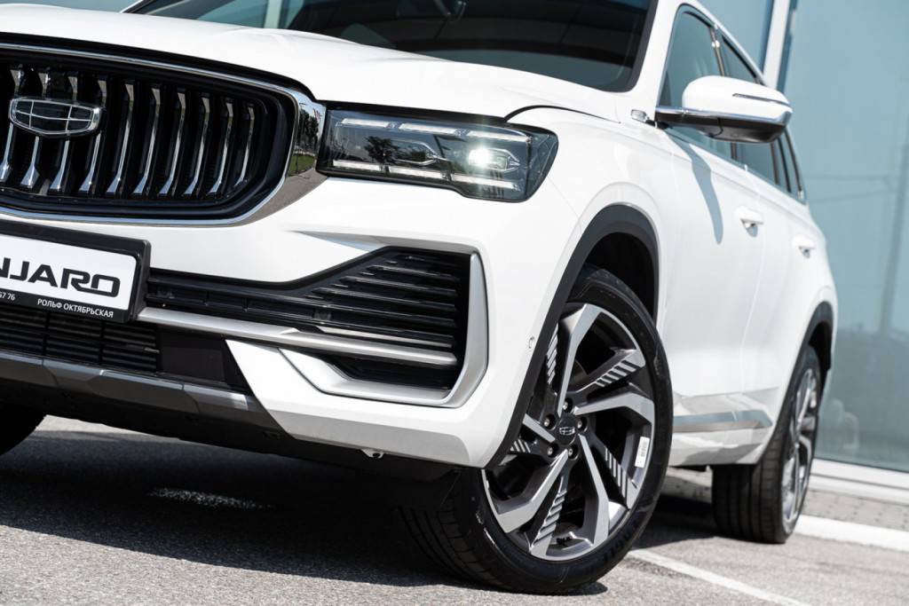 Geely Monjaro Flagship 2.0T (238 hp) 8AT 4WD