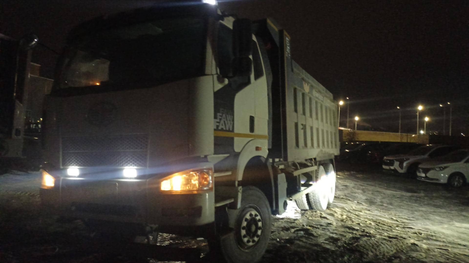 FAW CA3250P66K2T1E5 6х4,  180 763 км, 2022 года в лизинг