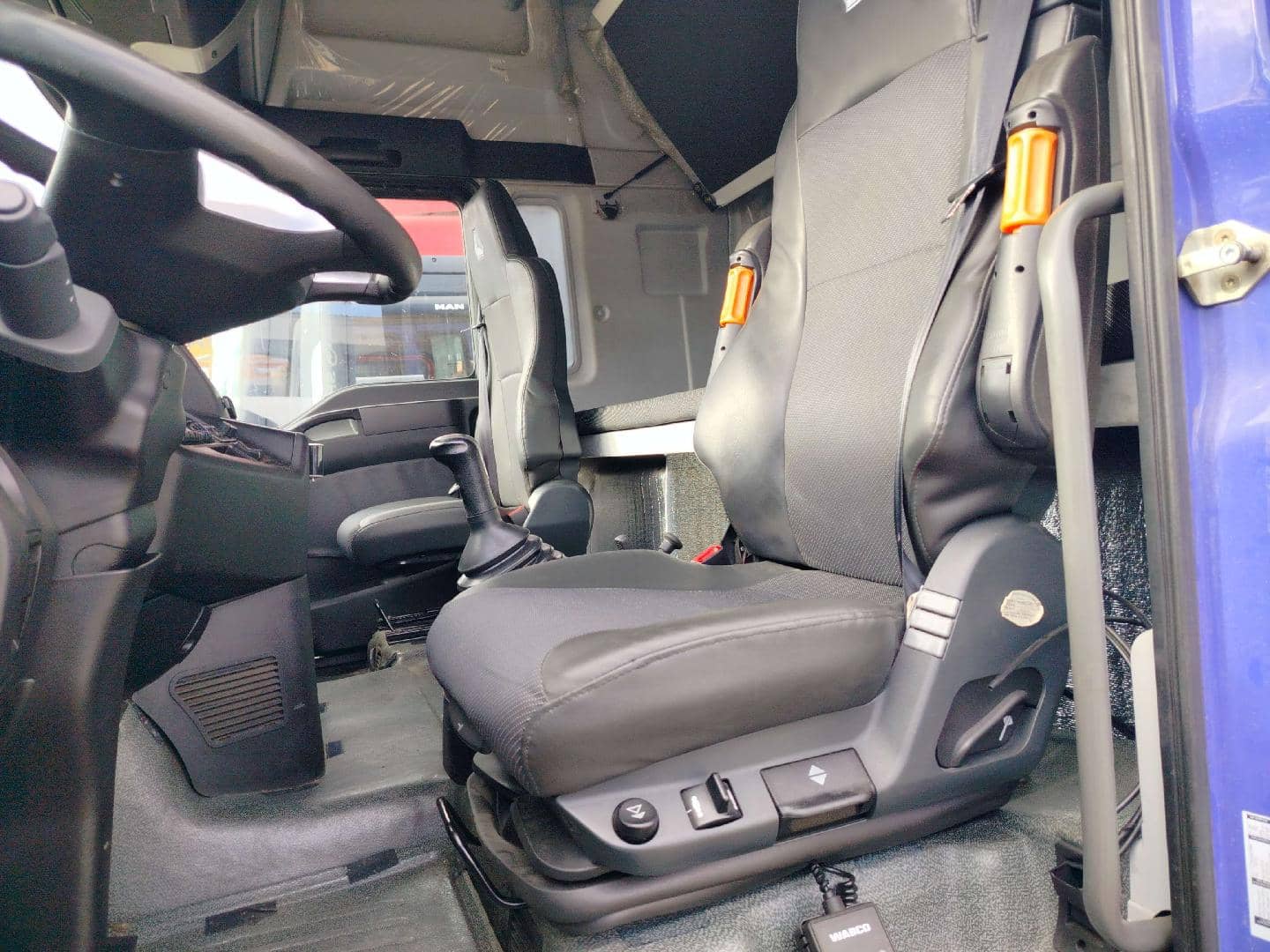 Sitrak С7Н 6×4 ZZ4256V364HE,  400 000 км, 2022 года в лизинг