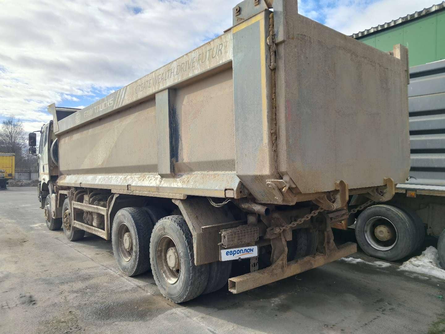 FAW CA3310P66K24T4E5 8х4,  146 903 км, 2022 года в лизинг